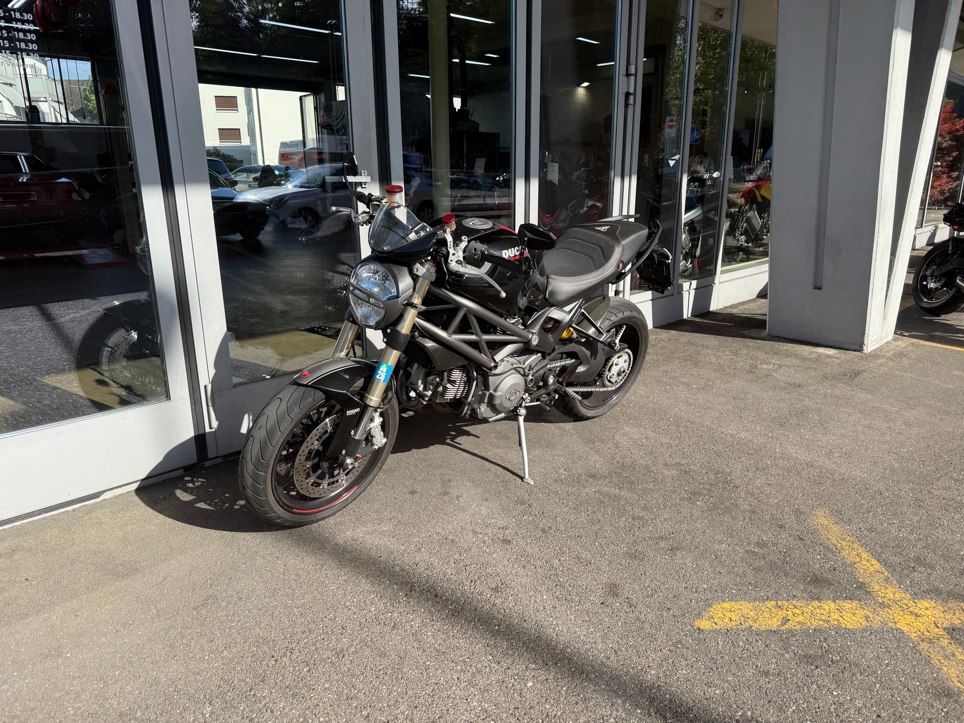 DUCATI Monster 1100 EVO ABS-image-7
