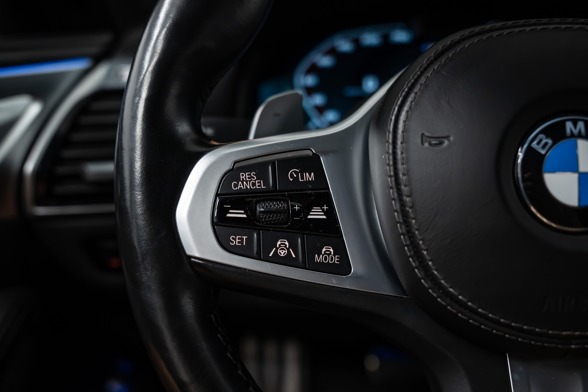 BMW M850i xDrive Steptronic *Sitzkühlung*B&W Diamond*Head-Up*360°*-image-21
