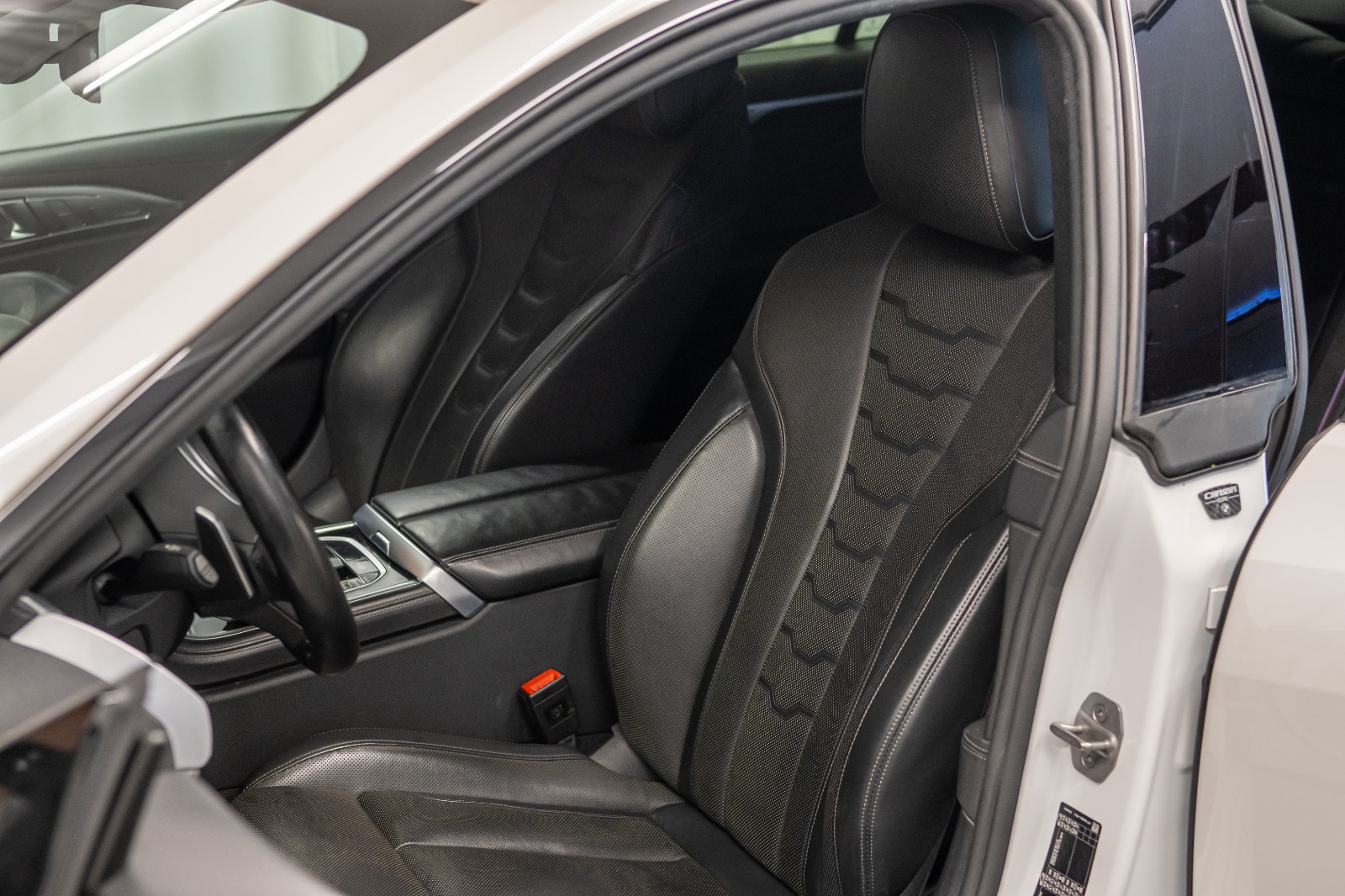 BMW M850i xDrive Steptronic *Sitzkühlung*B&W Diamond*Head-Up*360°*-image-13