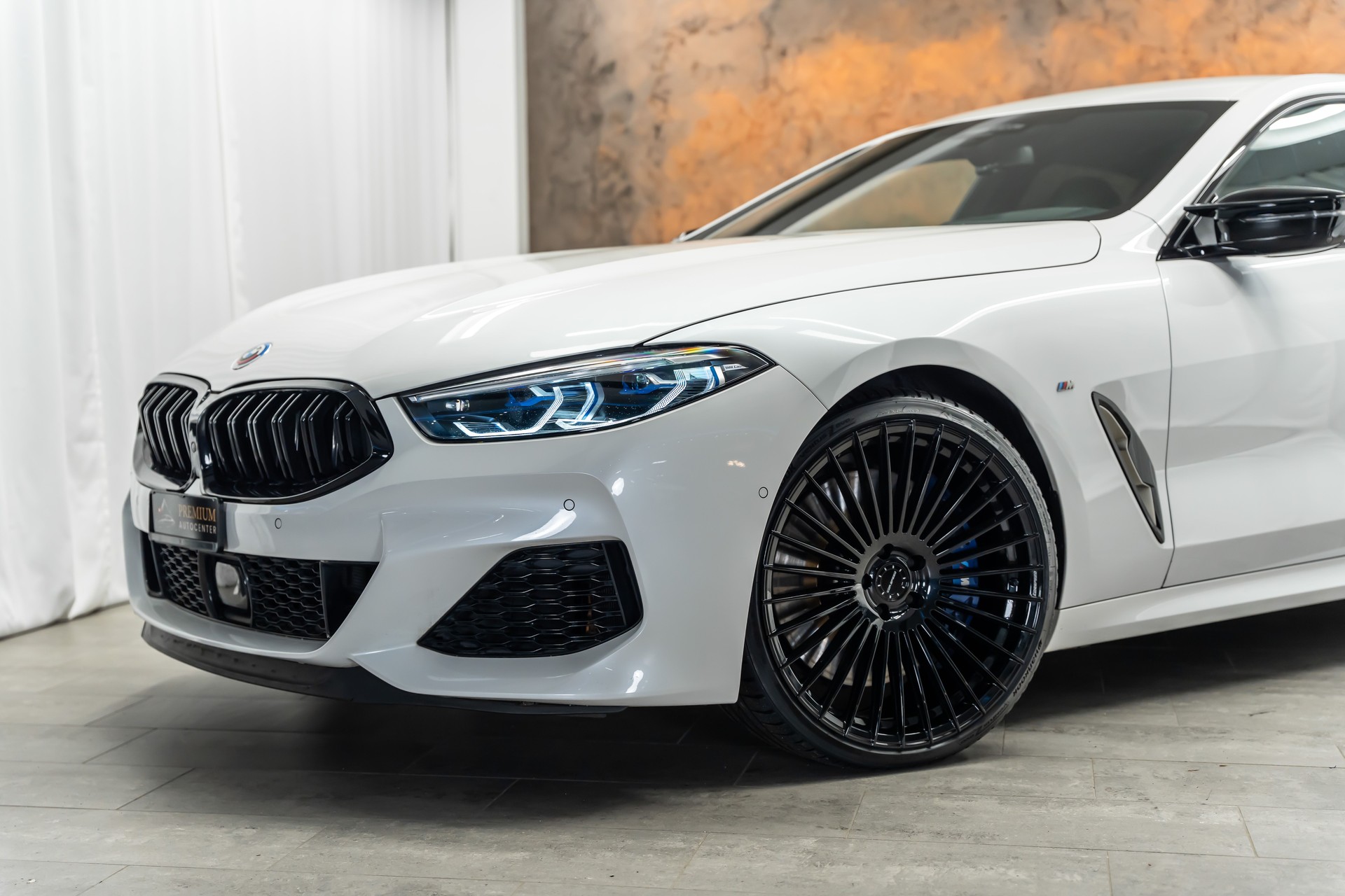 BMW M850i xDrive Steptronic *Sitzkühlung*B&W Diamond*Head-Up*360°*-image-1