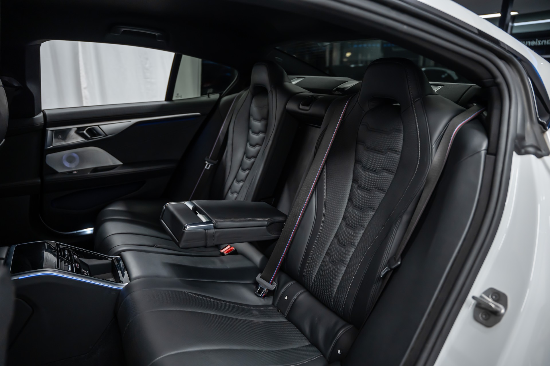 BMW M850i xDrive Steptronic *Sitzkühlung*B&W Diamond*Head-Up*360°*-image-18