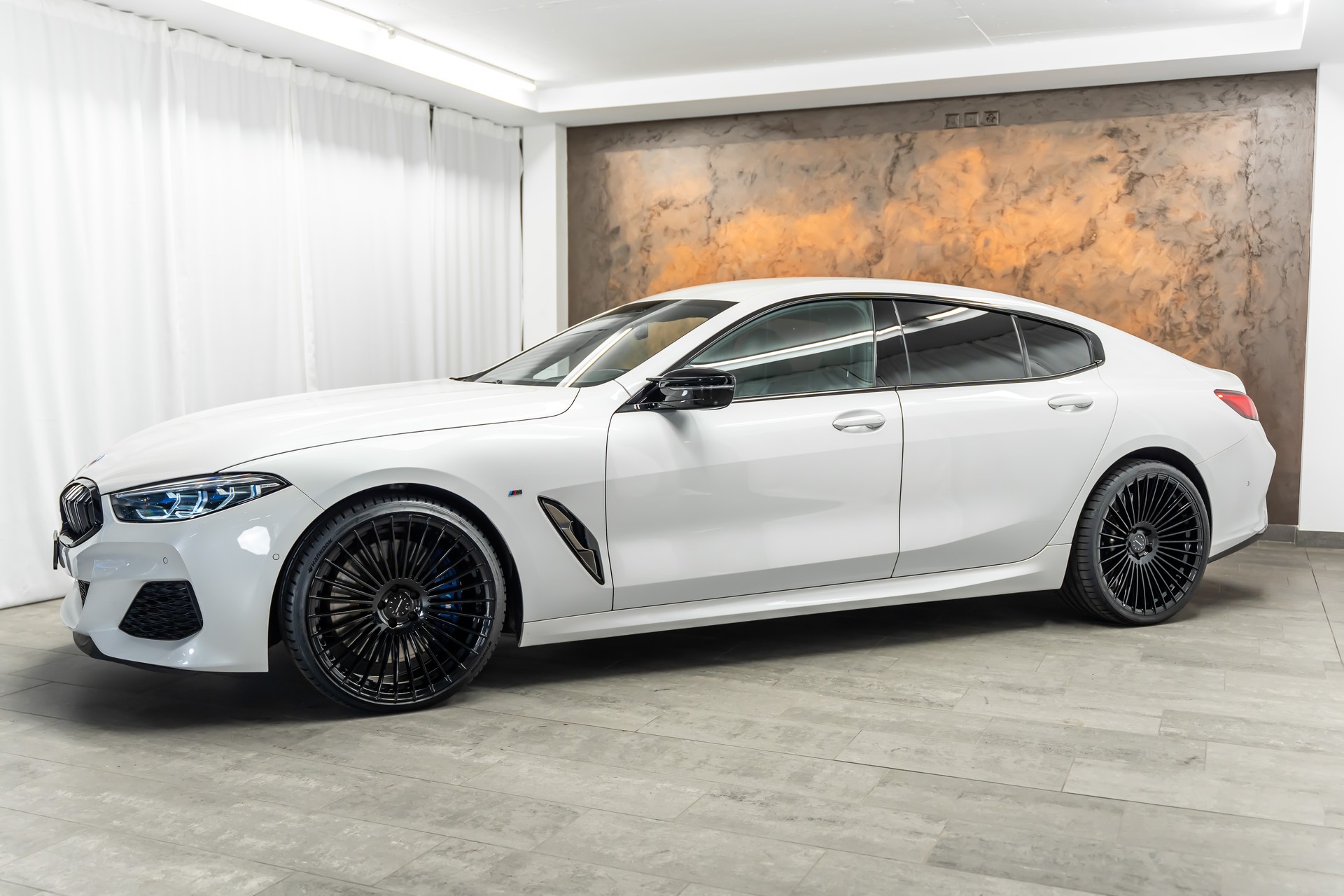 BMW M850i xDrive Steptronic *Sitzkühlung*B&W Diamond*Head-Up*360°*-image-3