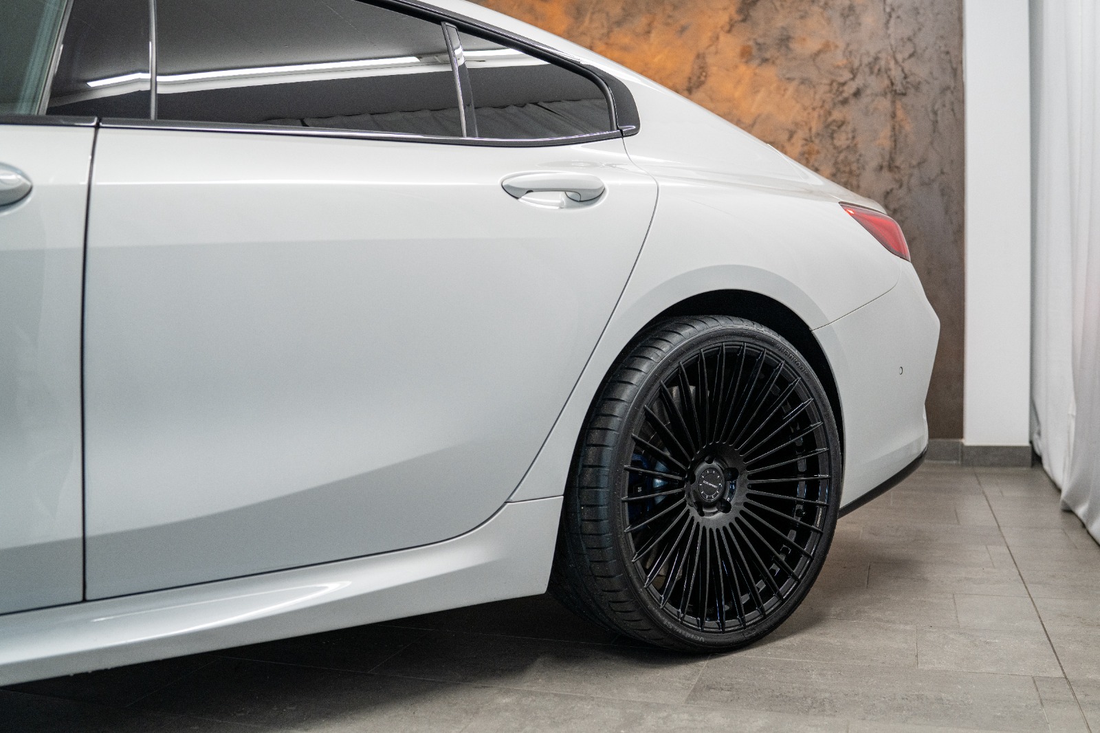 BMW M850i xDrive Steptronic *Sitzkühlung*B&W Diamond*Head-Up*360°*-image-2