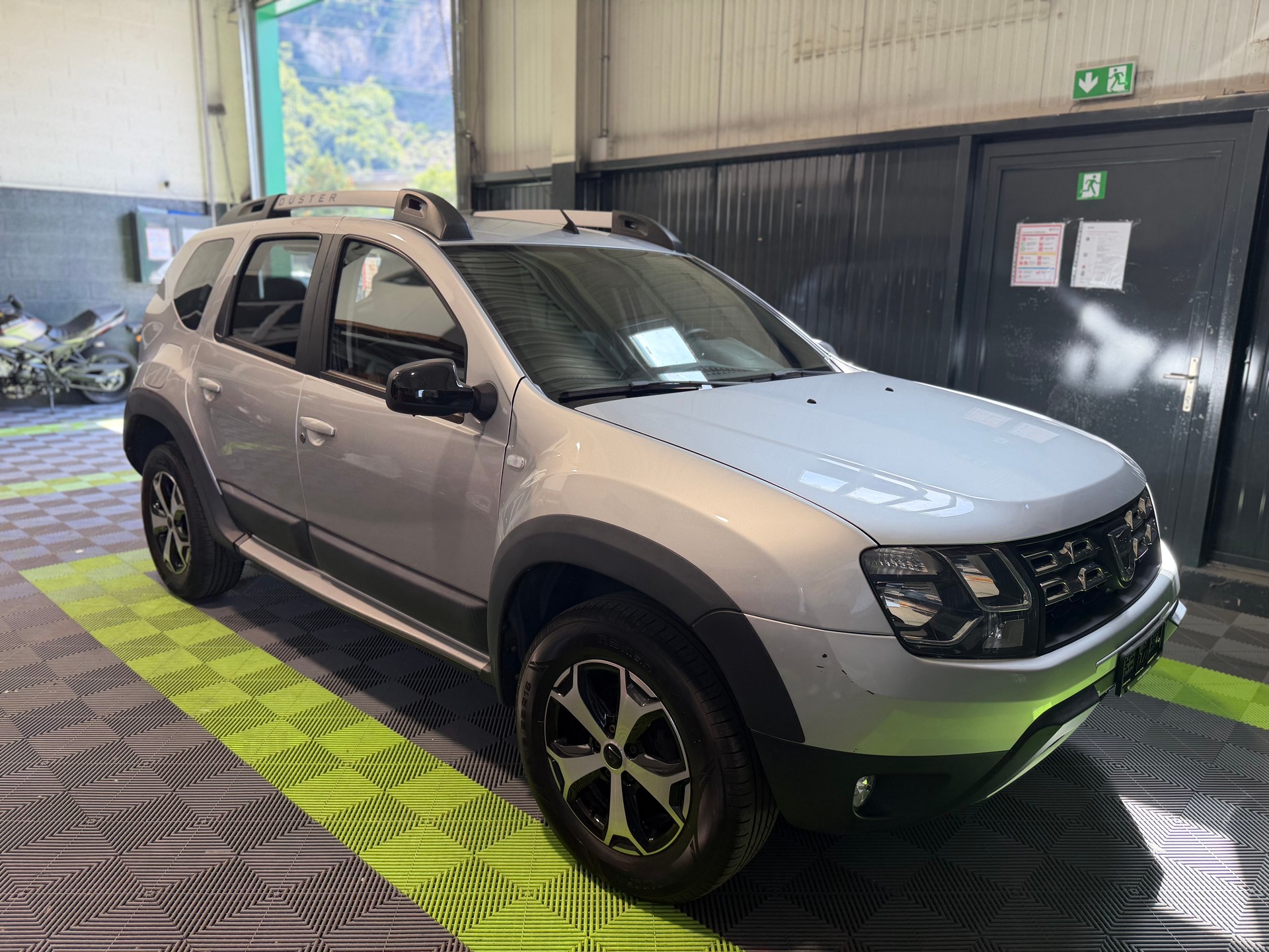 DACIA Duster 1.5 dCi Lauréate 4x2 EDC-image-5