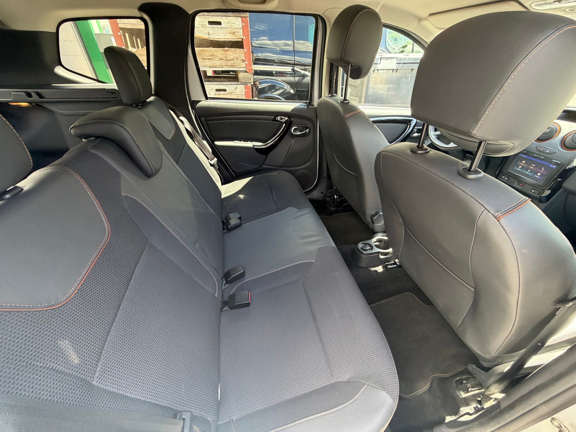 DACIA Duster 1.5 dCi Lauréate 4x2 EDC-image-9