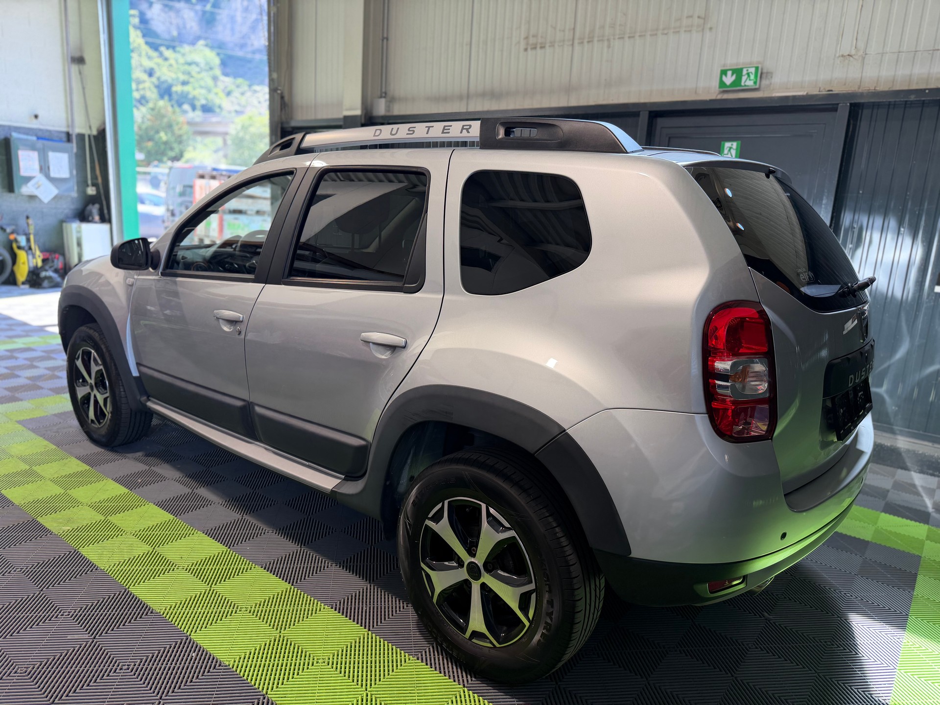 DACIA Duster 1.5 dCi Lauréate 4x2 EDC-image-7