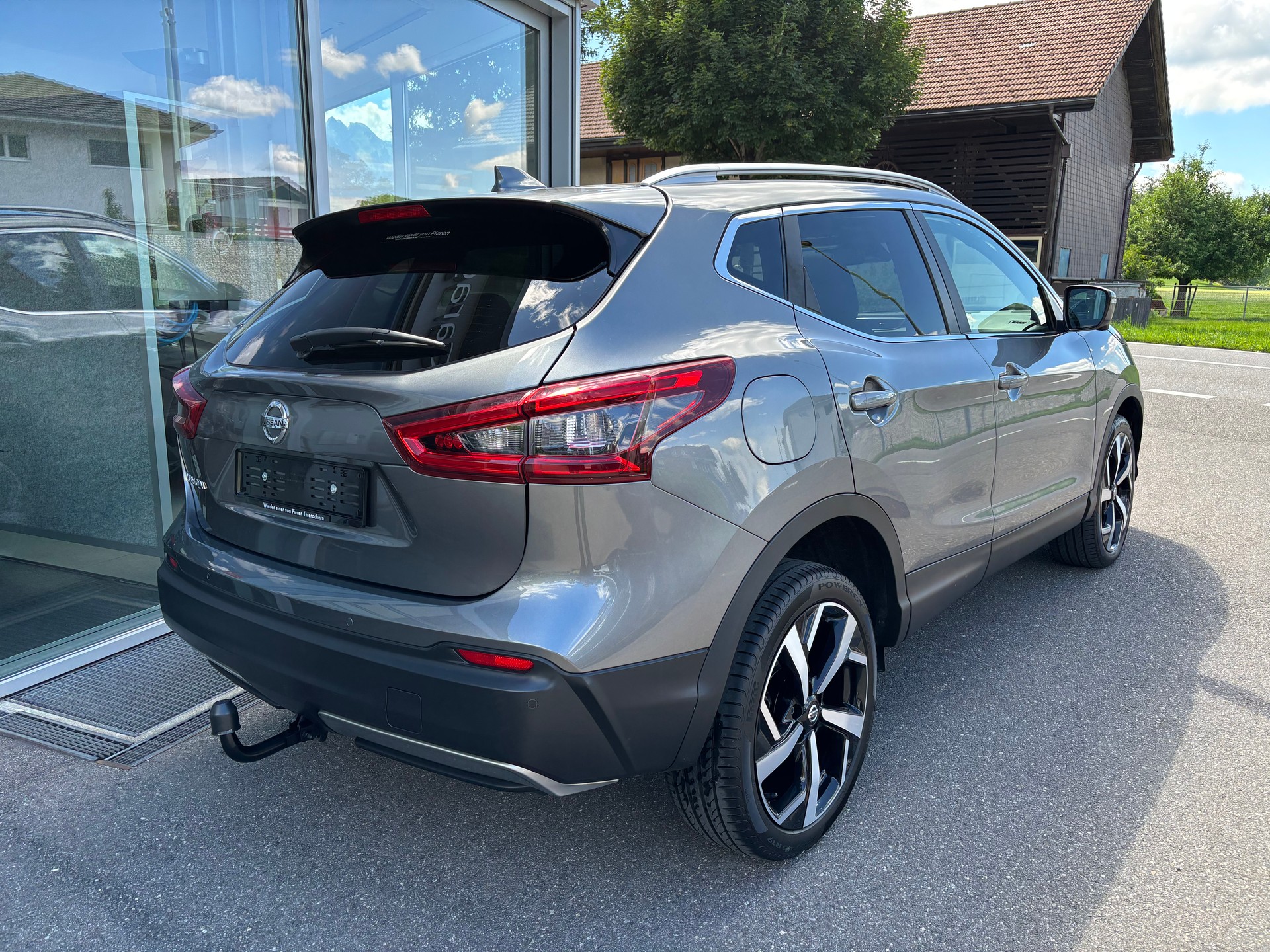 NISSAN Qashqai 1.7 dCi tekna+ 4x4-image-3