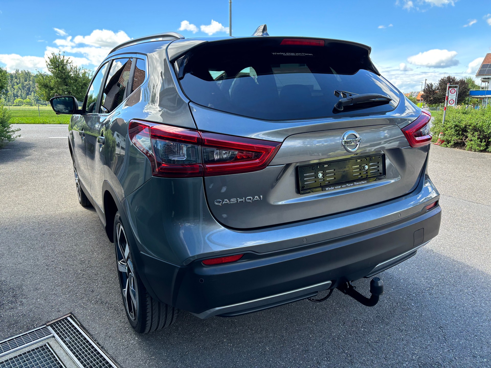 NISSAN Qashqai 1.7 dCi tekna+ 4x4-image-2