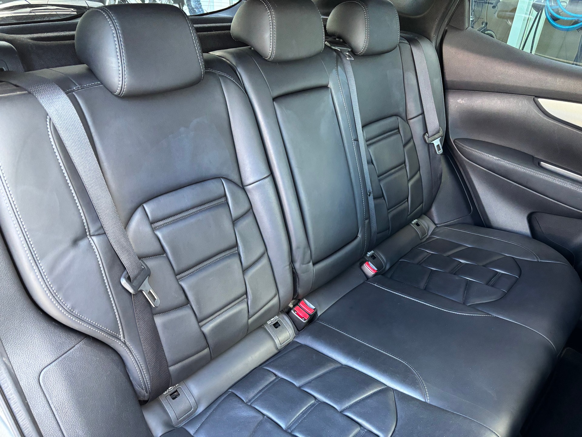 NISSAN Qashqai 1.7 dCi tekna+ 4x4-image-6