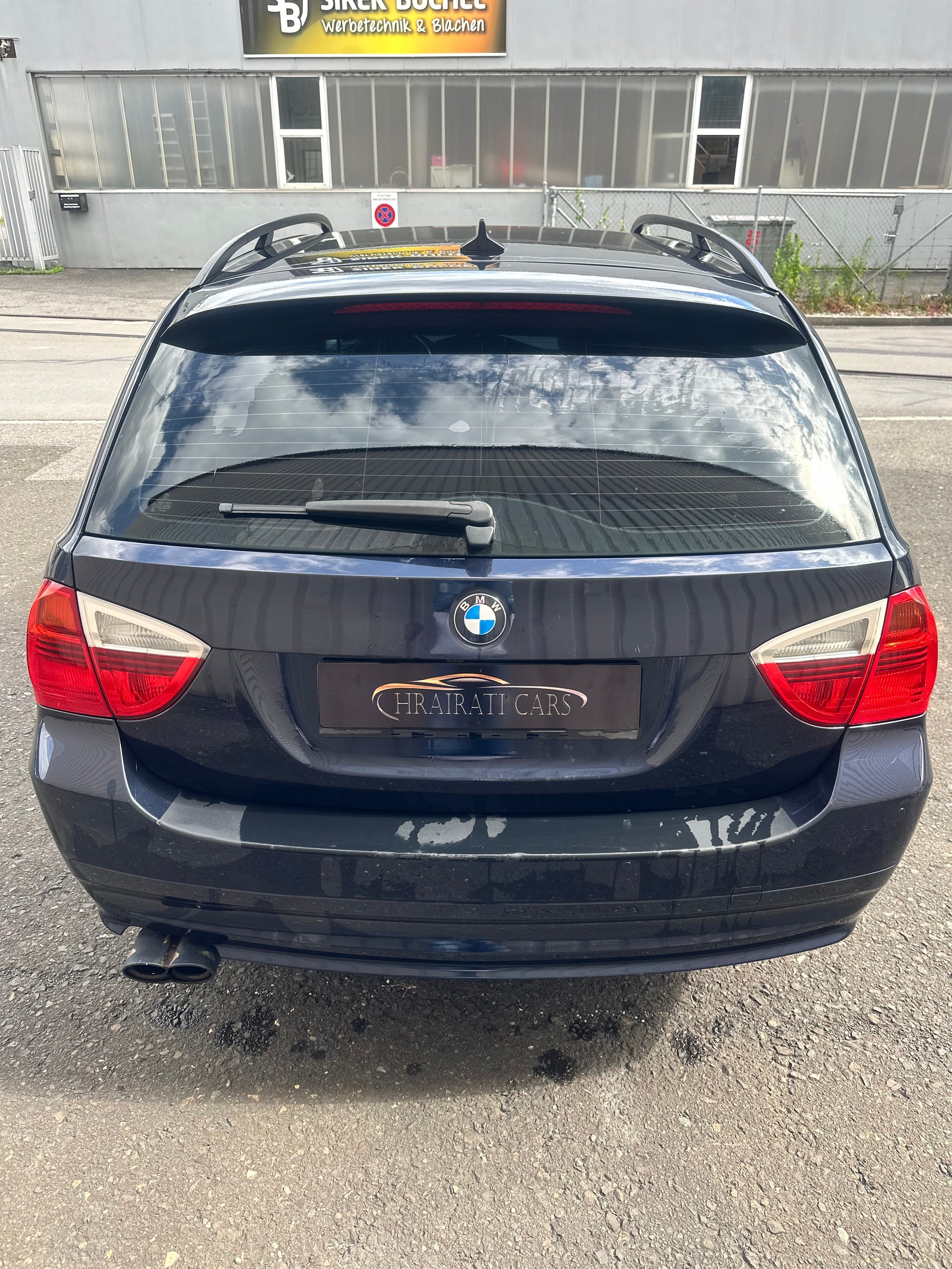 BMW 325i Touring-image-6