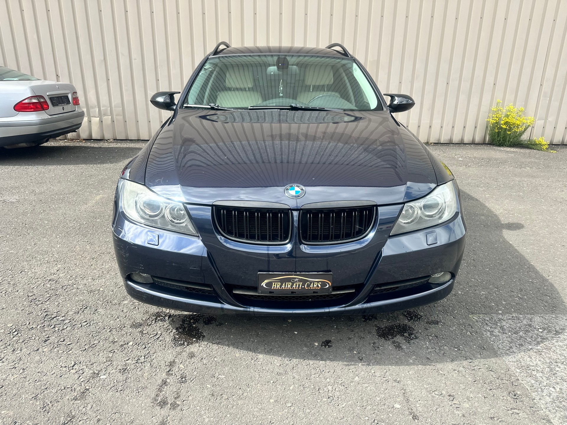 BMW 325i Touring-image-0