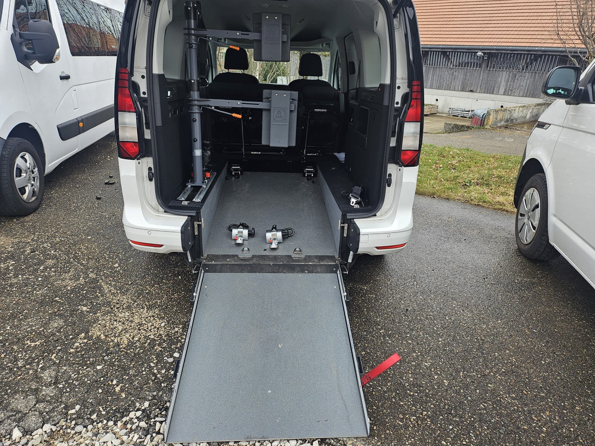 VW 2.0 TDI 122 Liberty DSG-image-4