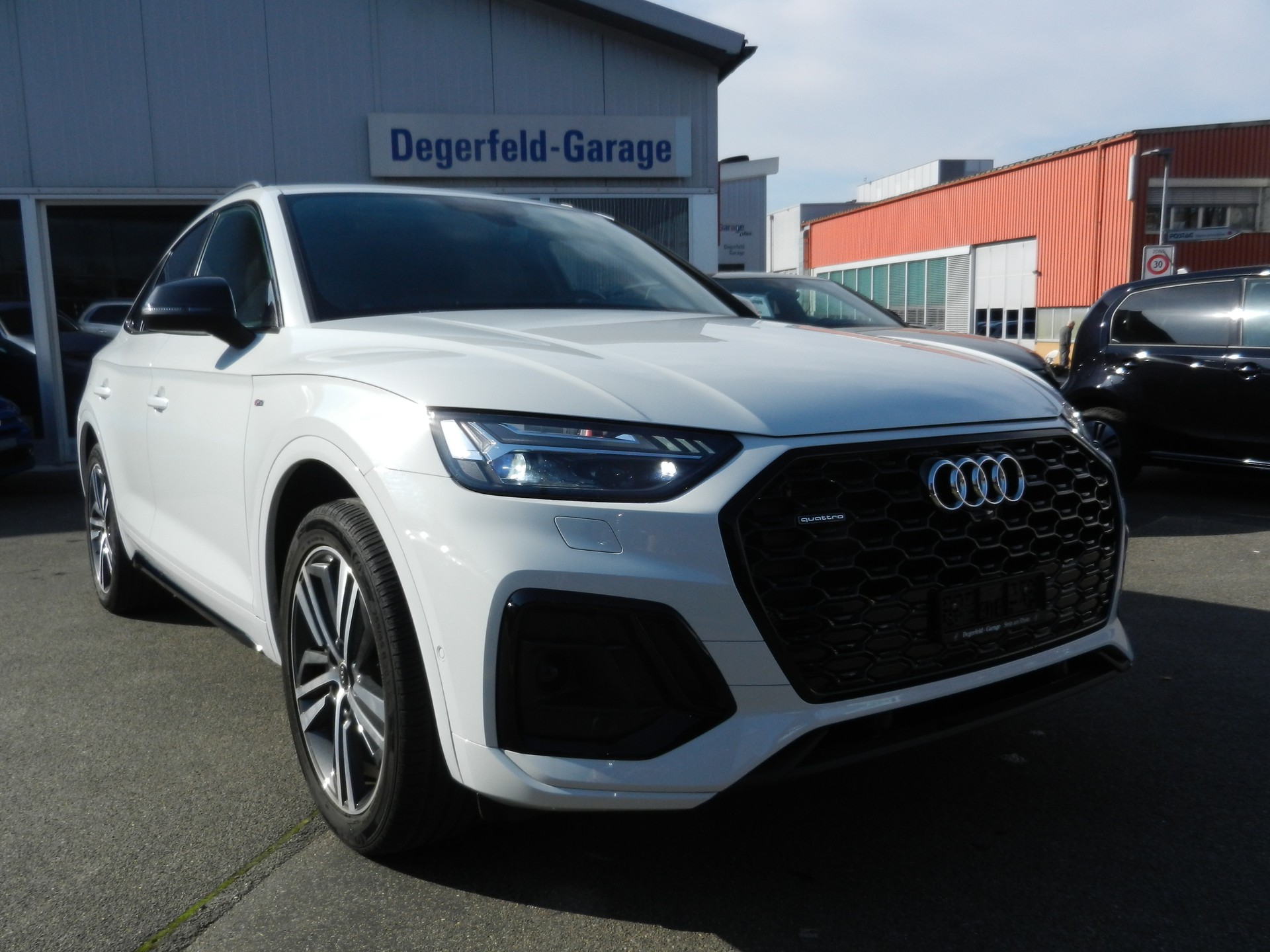 AUDI Q5 Sportback 50 TFSI e PHEV S line quattro S-tronic-image-0