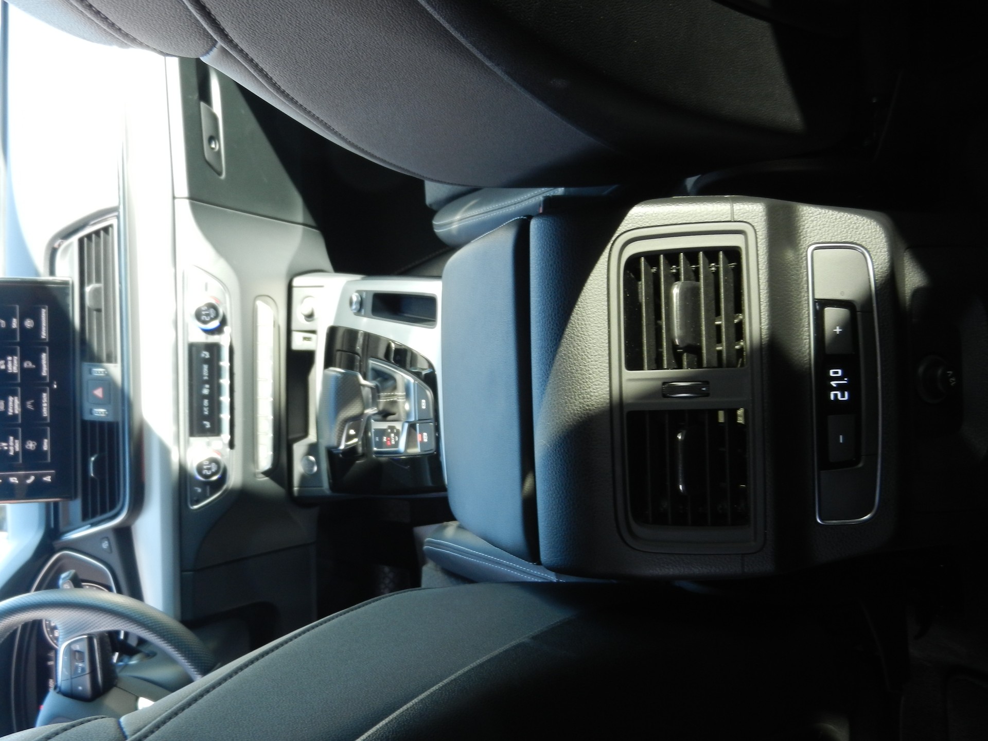 AUDI Q5 Sportback 50 TFSI e PHEV S line quattro S-tronic-image-5