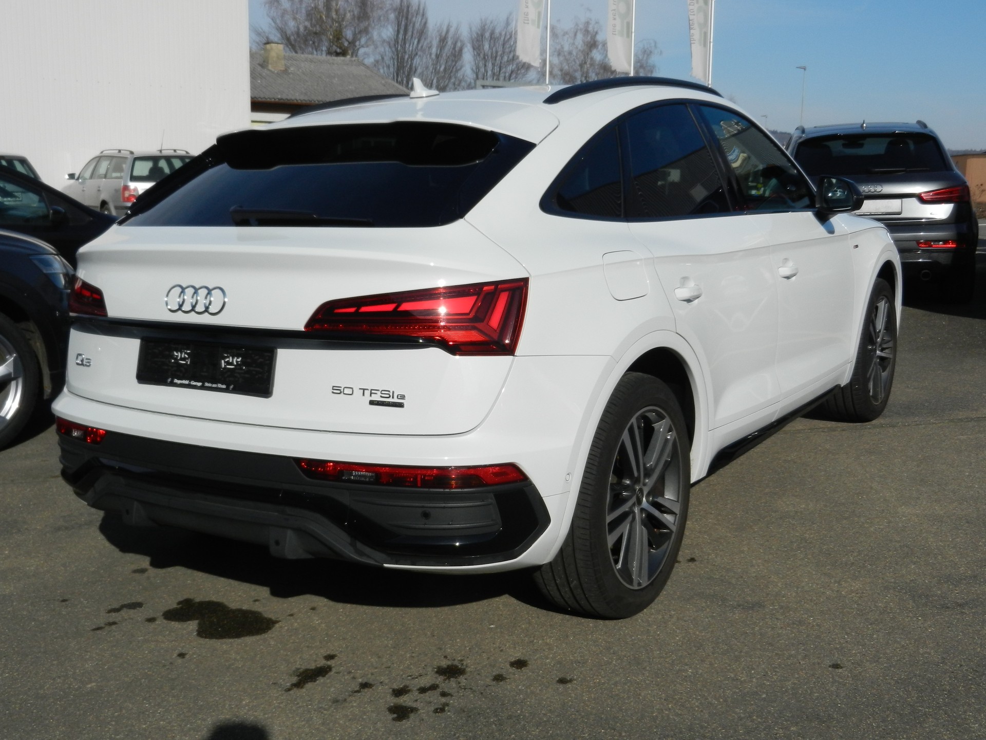 AUDI Q5 Sportback 50 TFSI e PHEV S line quattro S-tronic-image-2