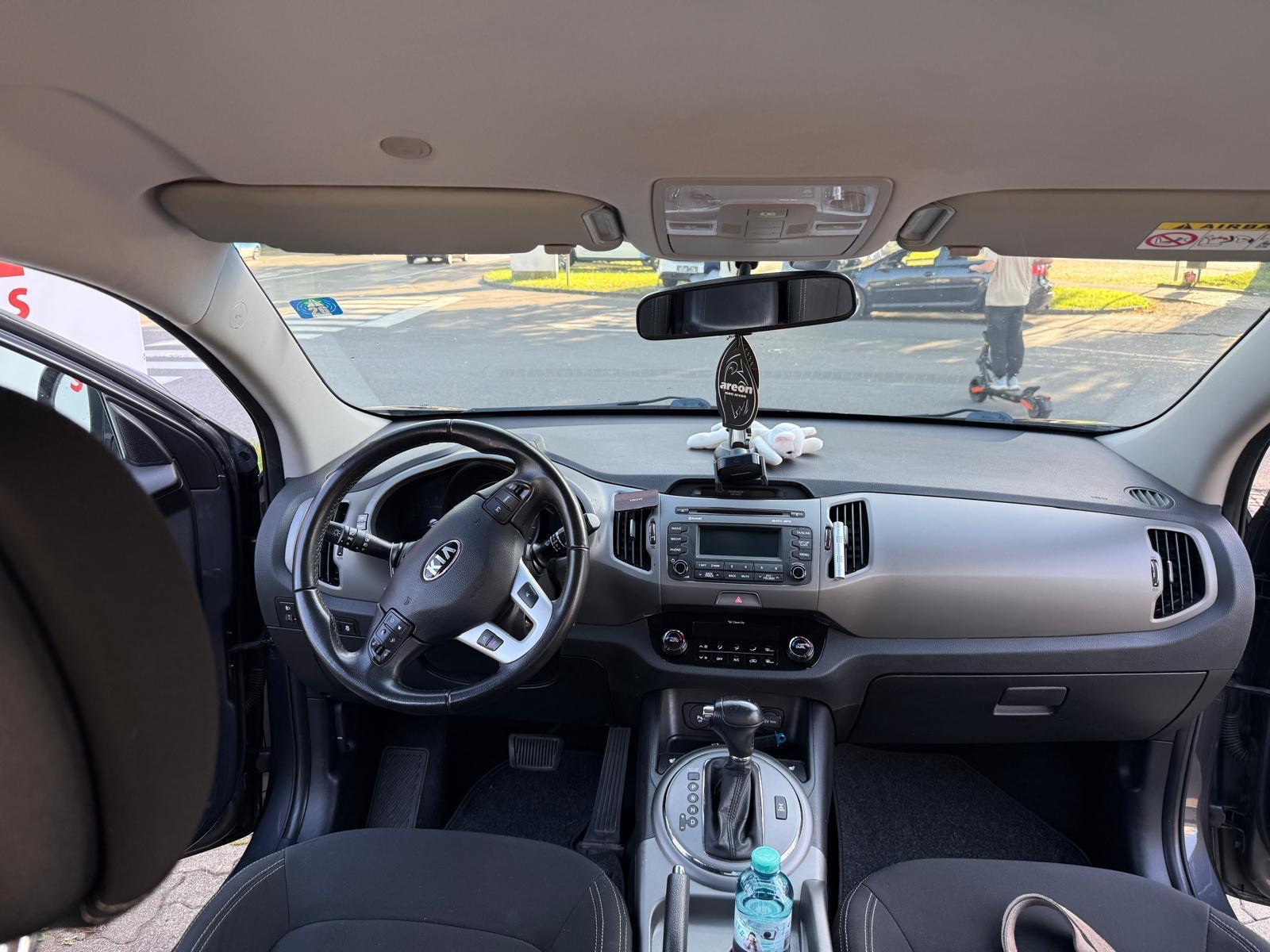 KIA Sportage 2.0 CRDi Style 4WD Automatic-image-3
