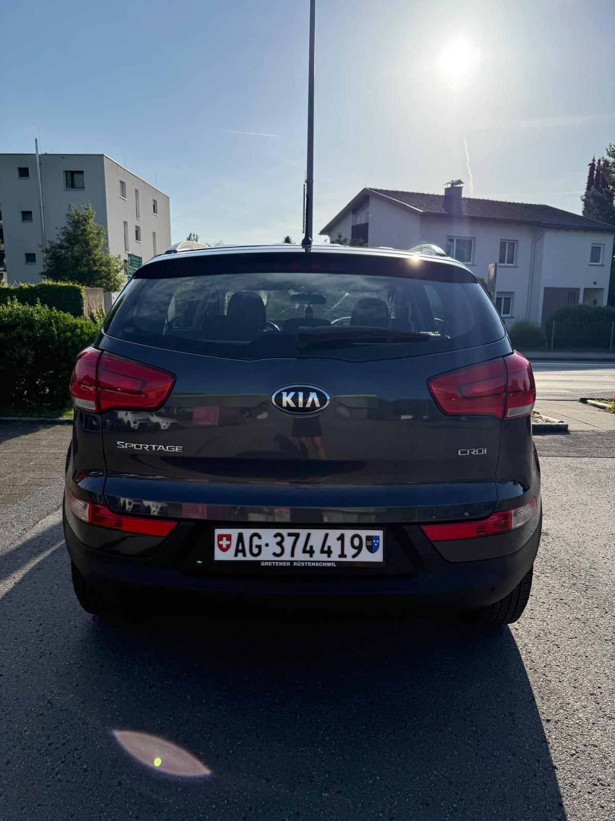 KIA Sportage 2.0 CRDi Style 4WD Automatic-image-10