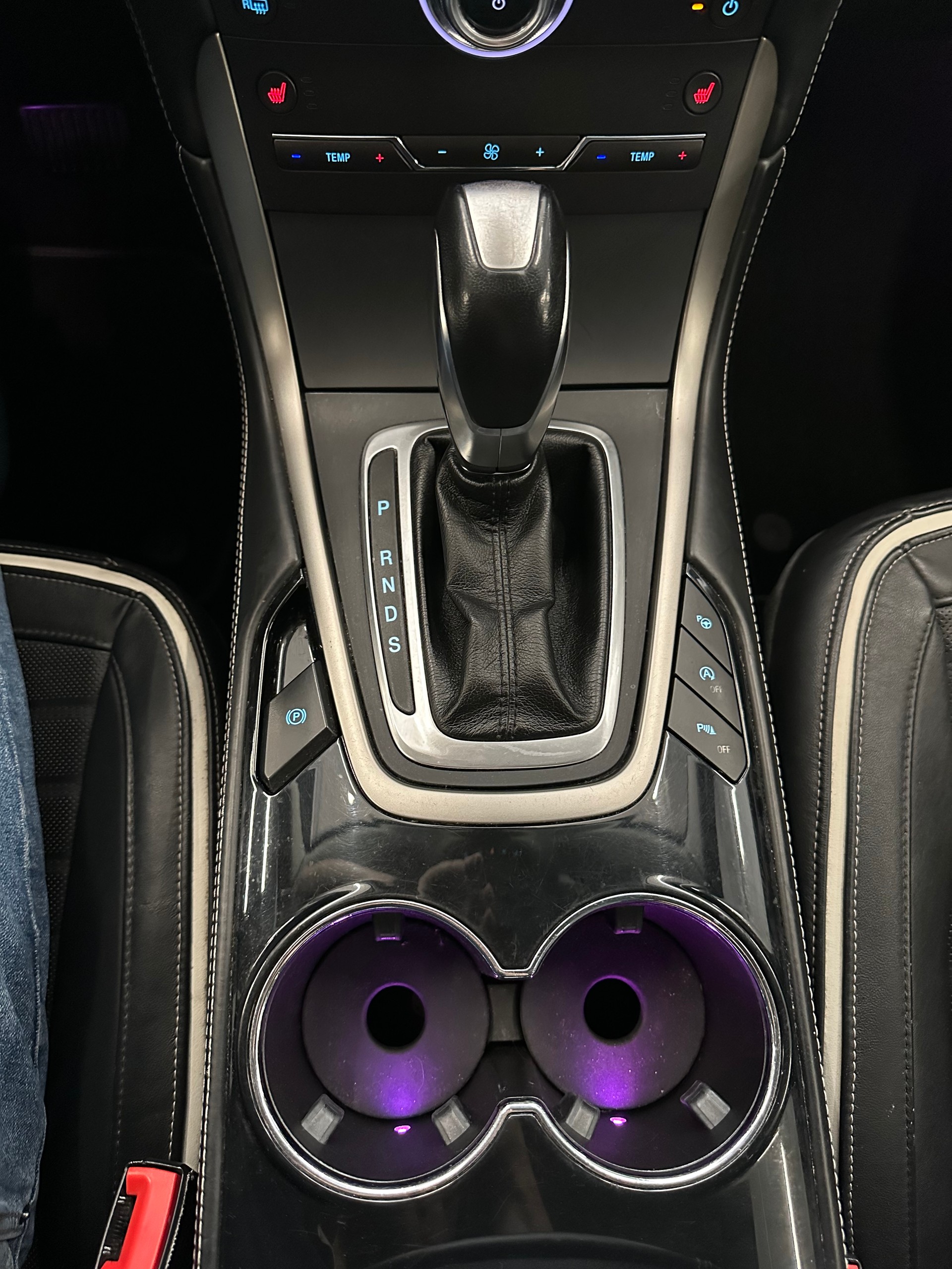 FORD S-Max 2.0 TDCi Vignale PowerShift (PS 210)-image-17