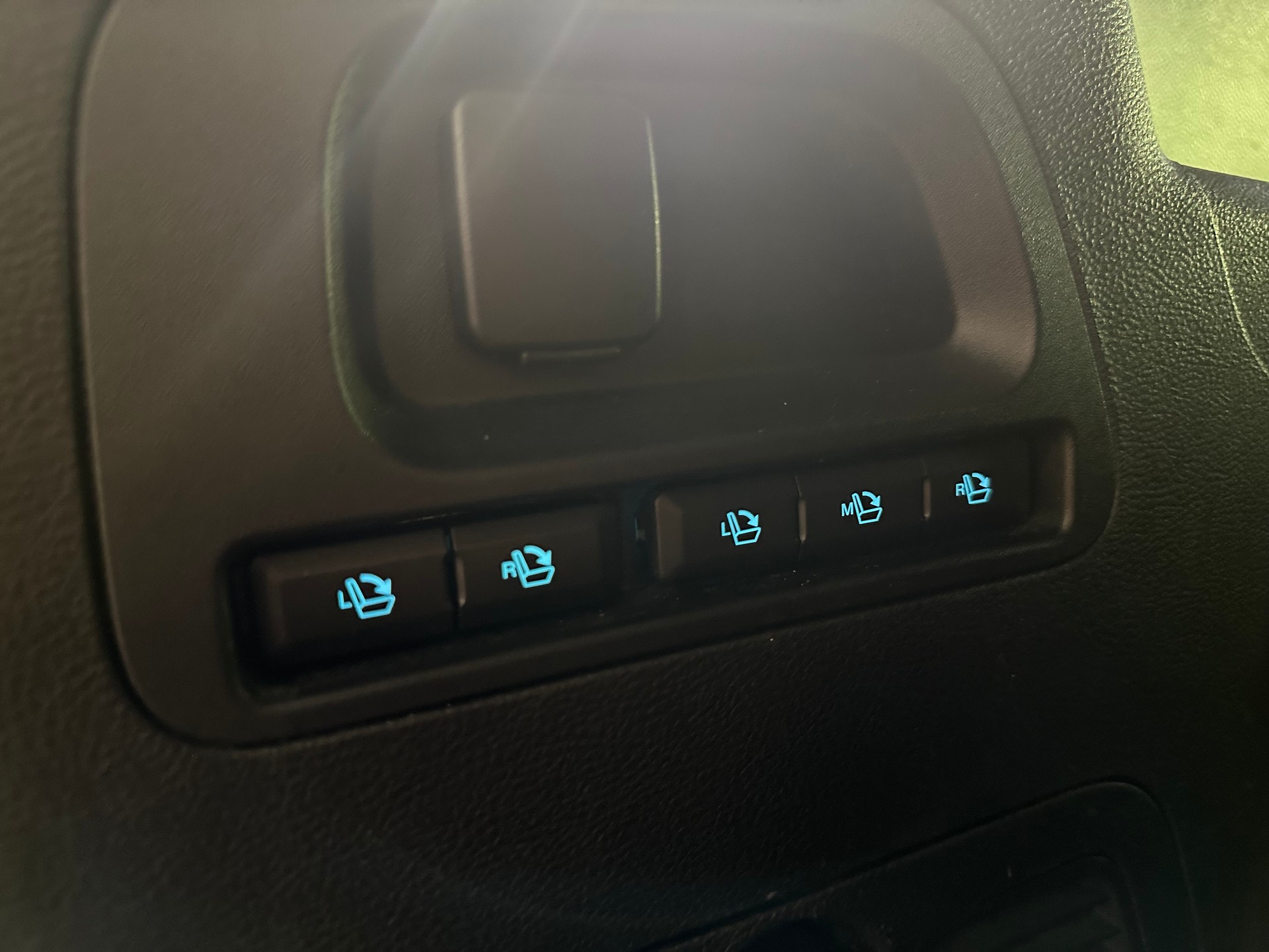 FORD S-Max 2.0 TDCi Vignale PowerShift (PS 210)-image-21