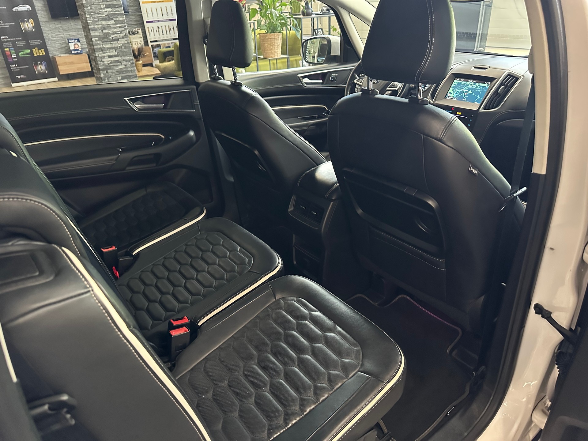FORD S-Max 2.0 TDCi Vignale PowerShift (PS 210)-image-12