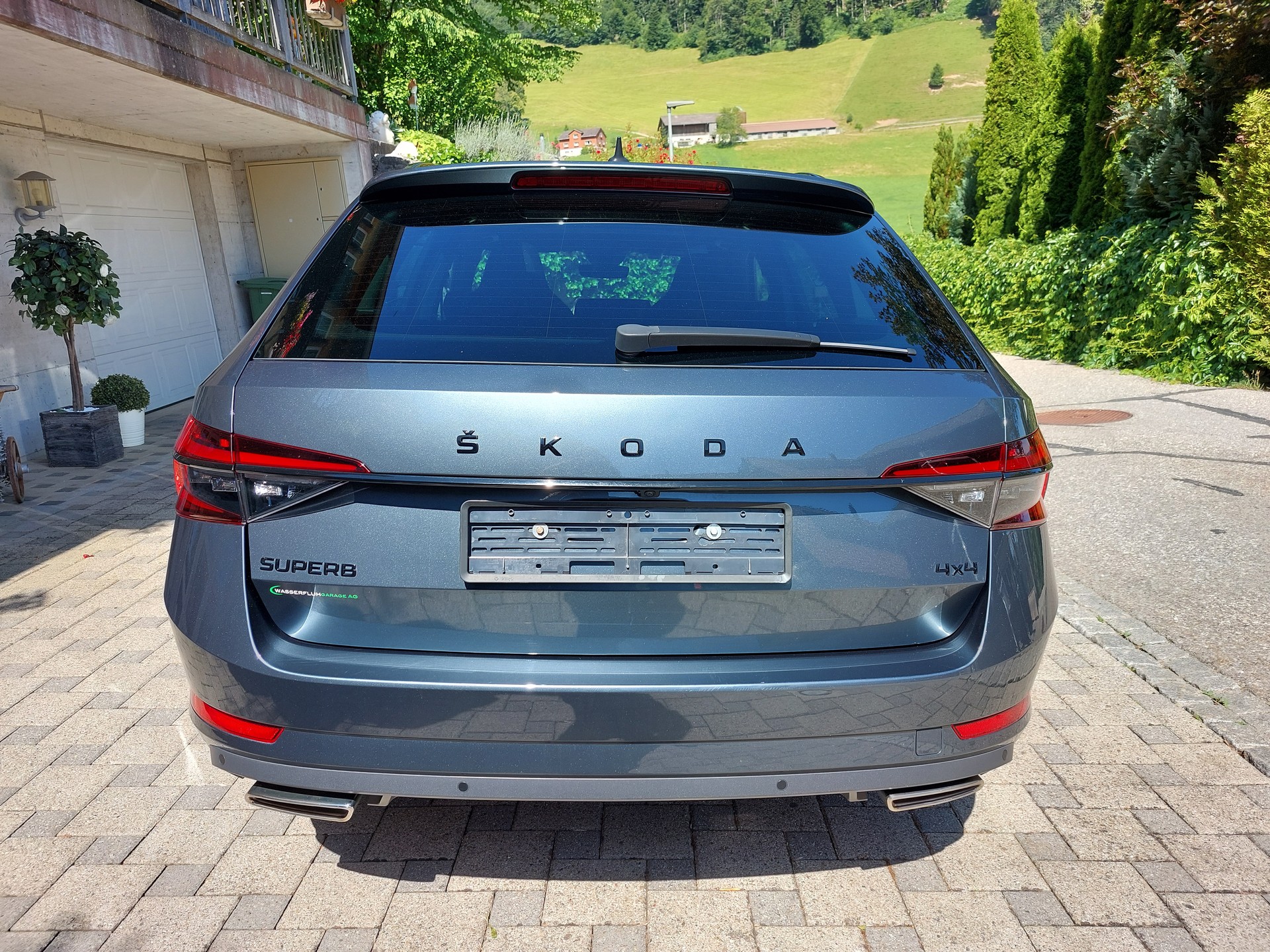 SKODA 2.0 TSI SportLine 4x4 DSG-image-2