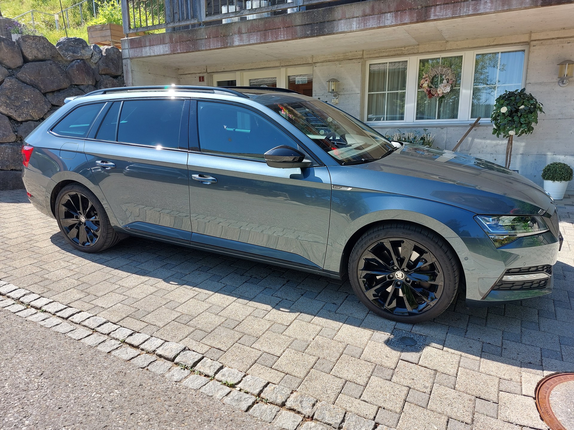 SKODA 2.0 TSI SportLine 4x4 DSG-image-1