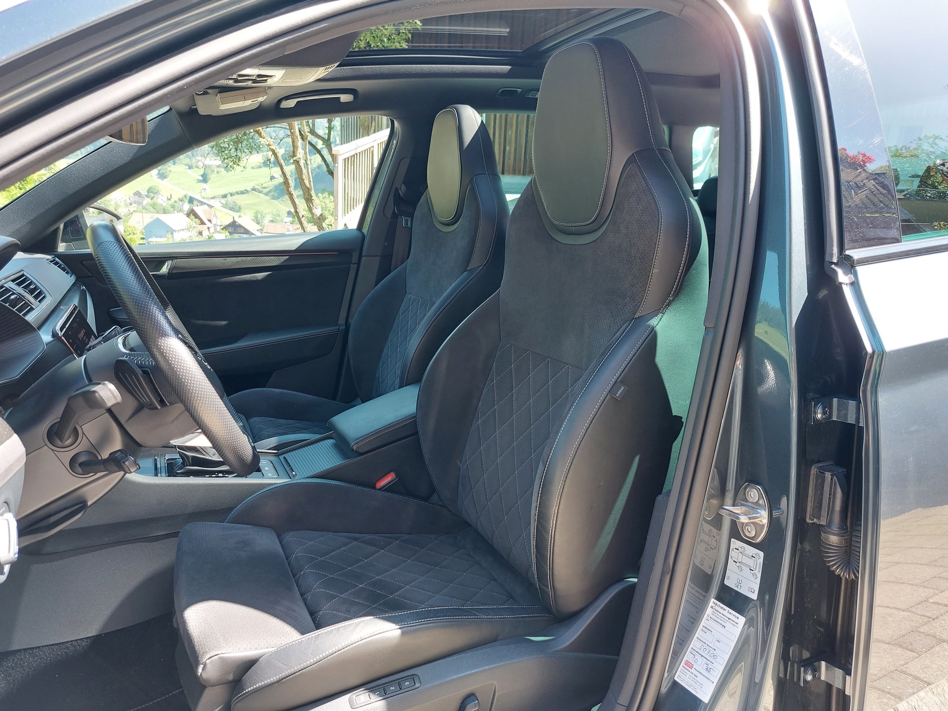 SKODA 2.0 TSI SportLine 4x4 DSG-image-9