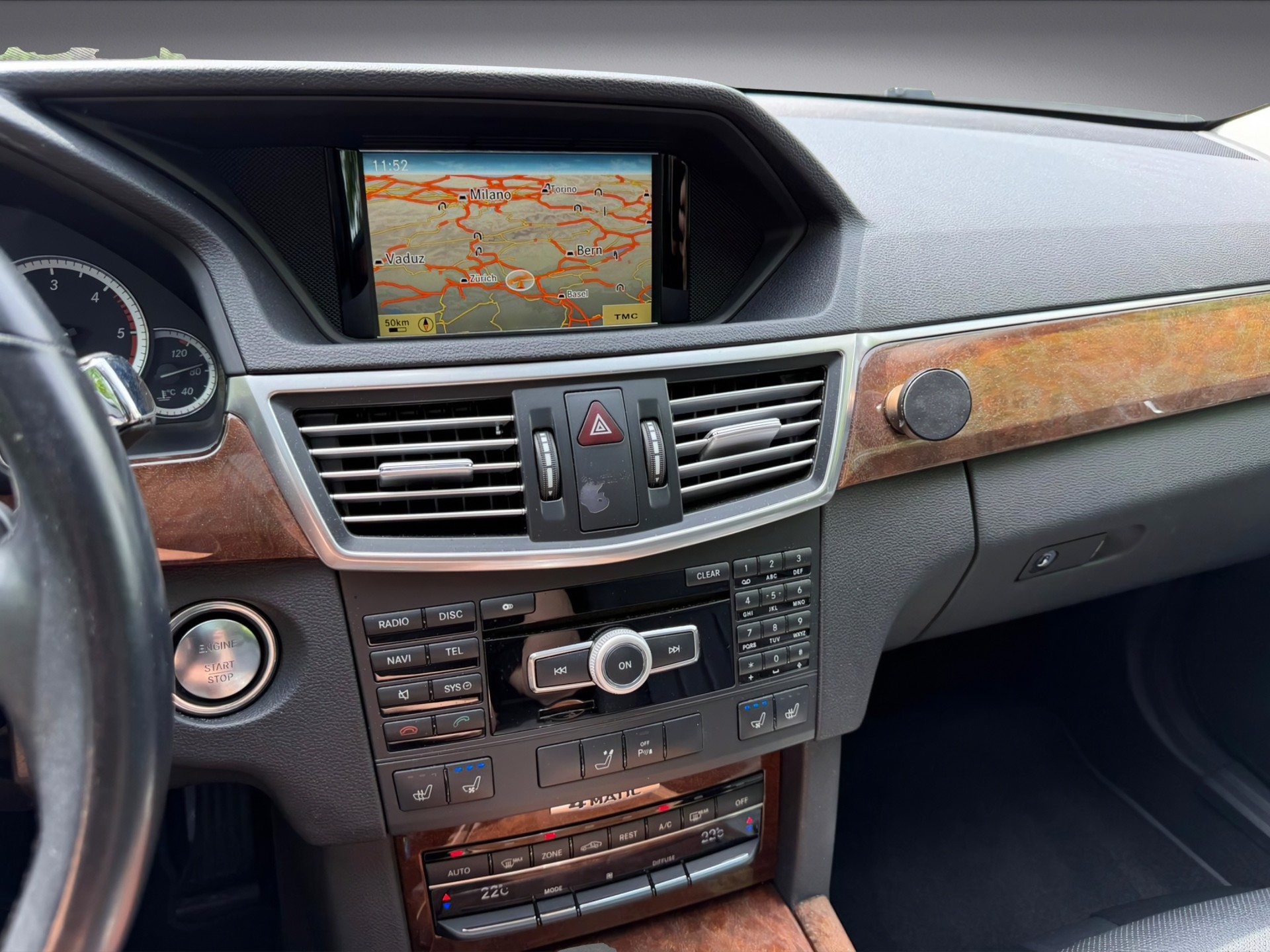 MERCEDES-BENZ E 350 CDI BlueEfficiency Elégance 4Matic 7G-Tronic-image-12
