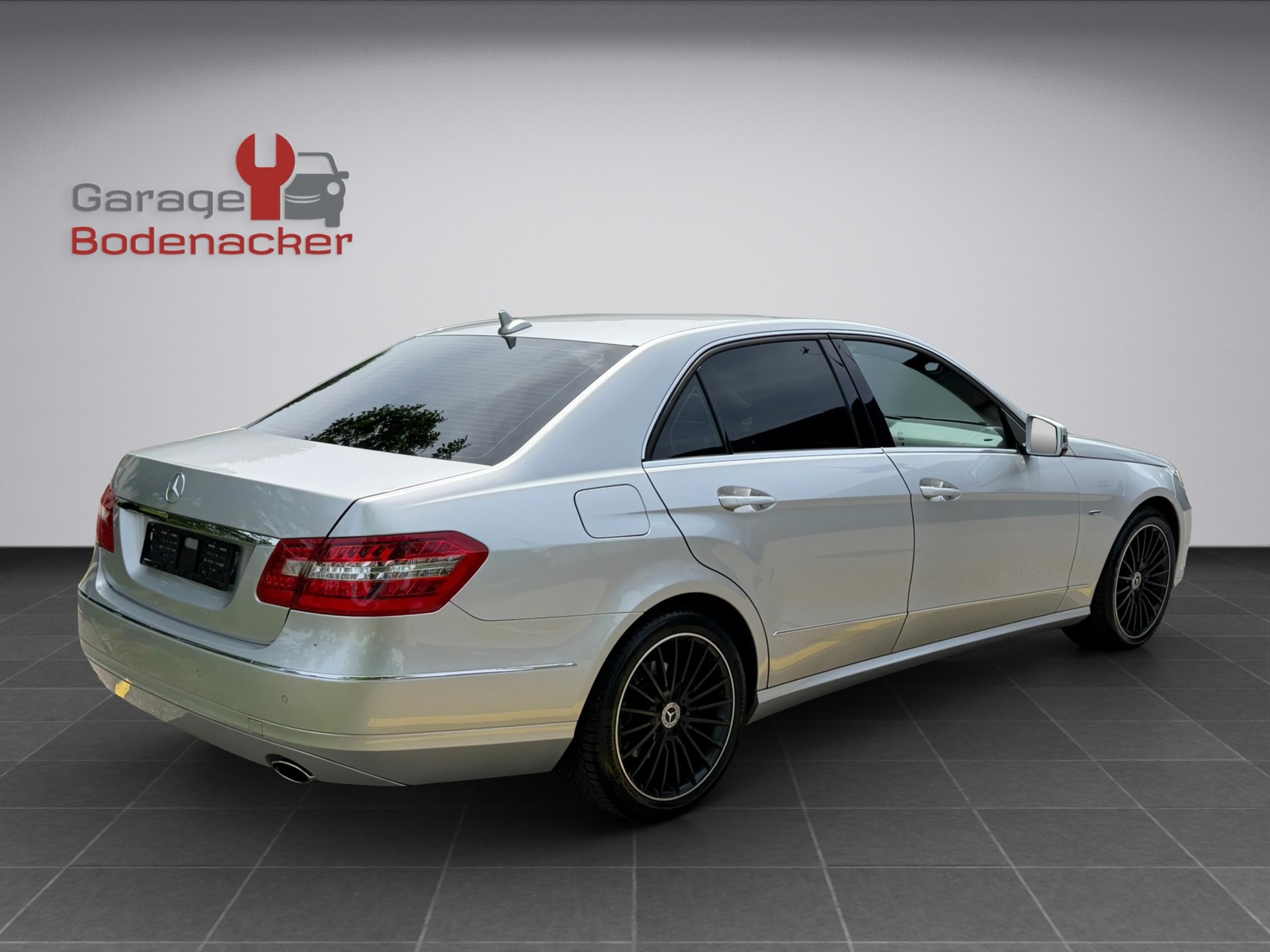 MERCEDES-BENZ E 350 CDI BlueEfficiency Elégance 4Matic 7G-Tronic-image-3