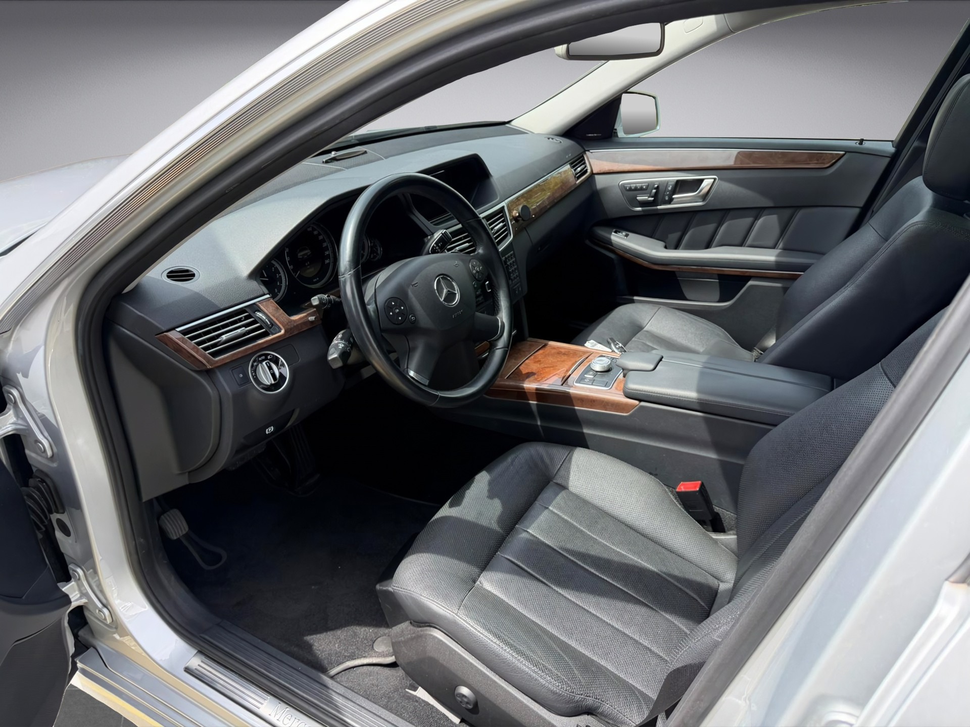 MERCEDES-BENZ E 350 CDI BlueEfficiency Elégance 4Matic 7G-Tronic-image-7