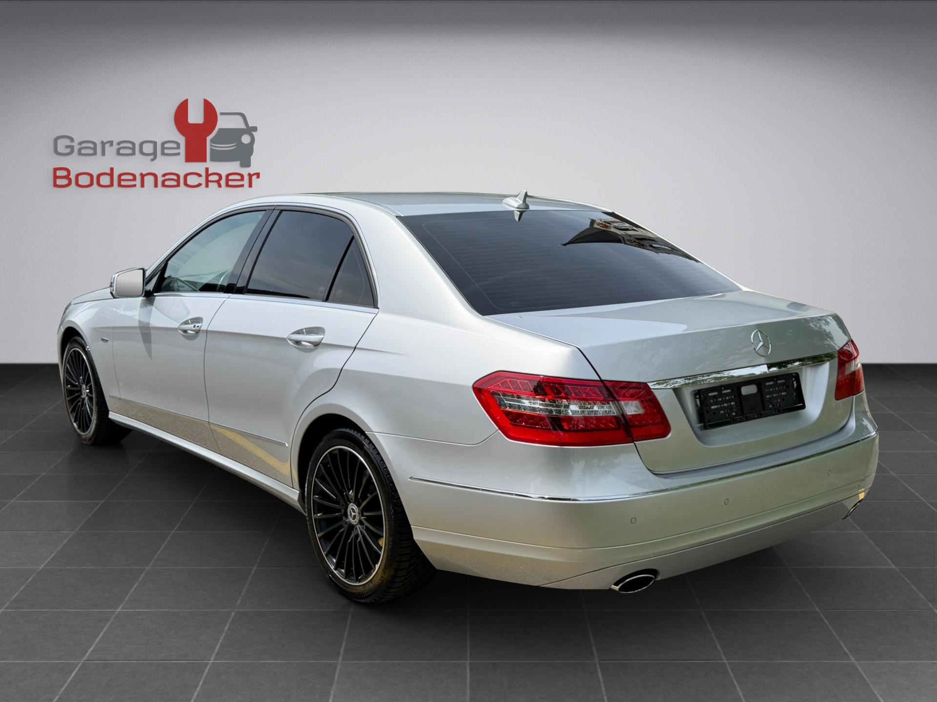 MERCEDES-BENZ E 350 CDI BlueEfficiency Elégance 4Matic 7G-Tronic-image-2