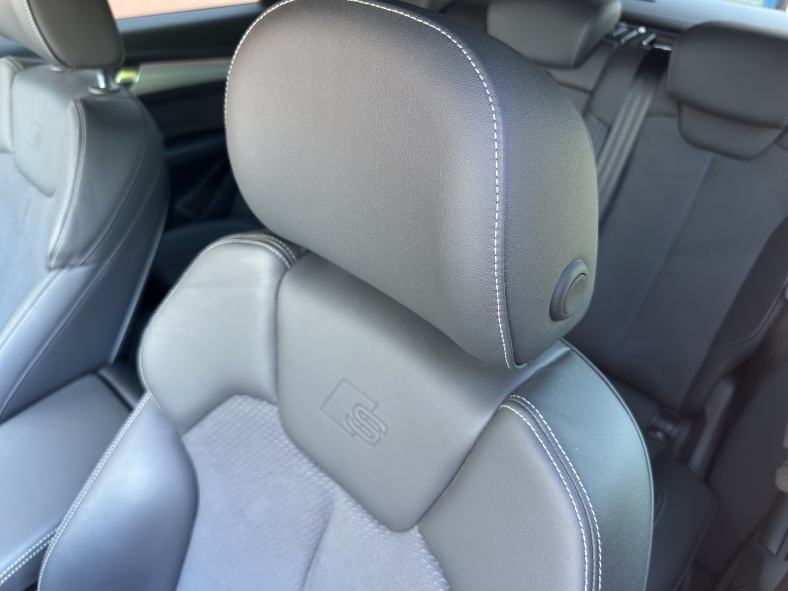 AUDI Q5 55 TFSI e PHEV S line quattro S-tronic-image-12
