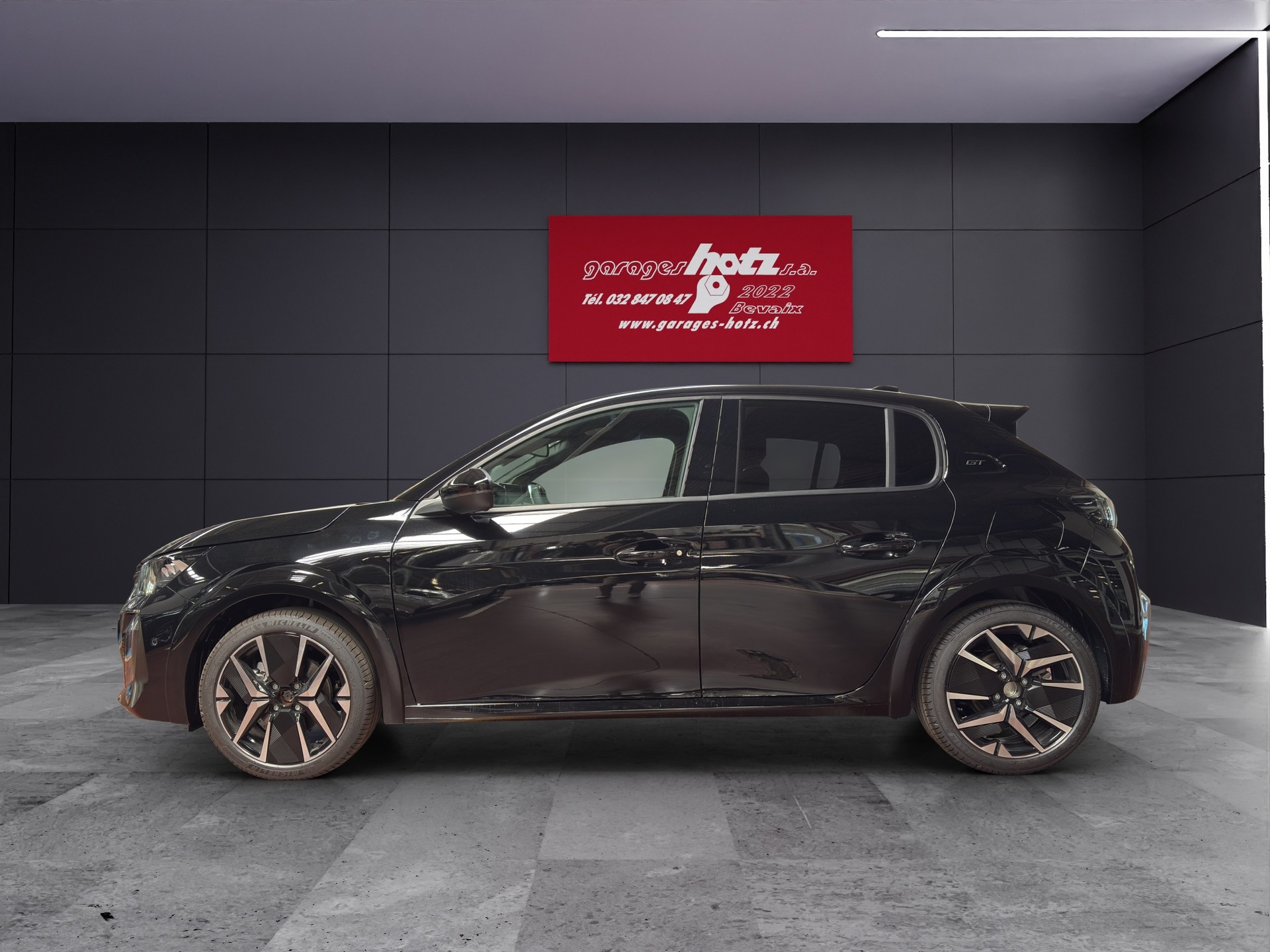 PEUGEOT 208 1.2 MHEV GT-image-1