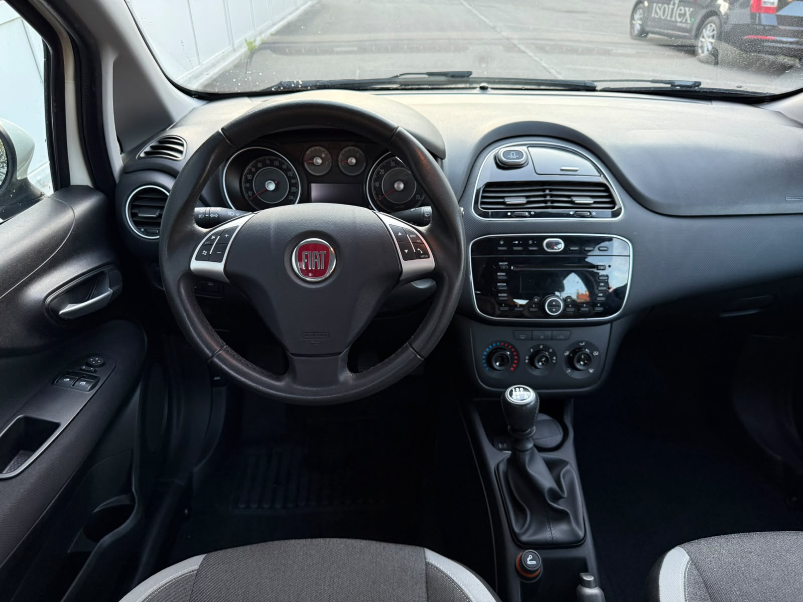 FIAT Punto 1.4 Lounge-image-9