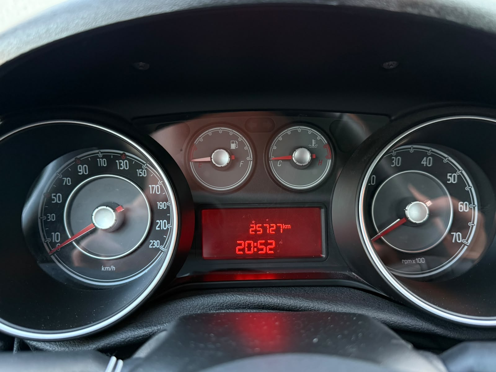 FIAT Punto 1.4 Lounge-image-15