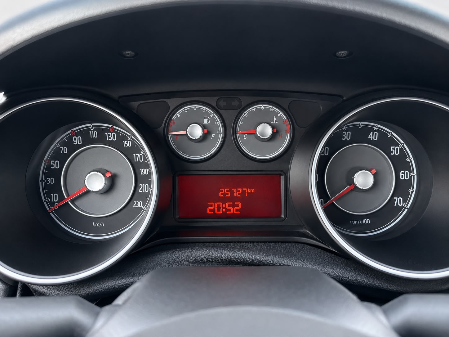 FIAT Punto 1.4 Lounge-image-9