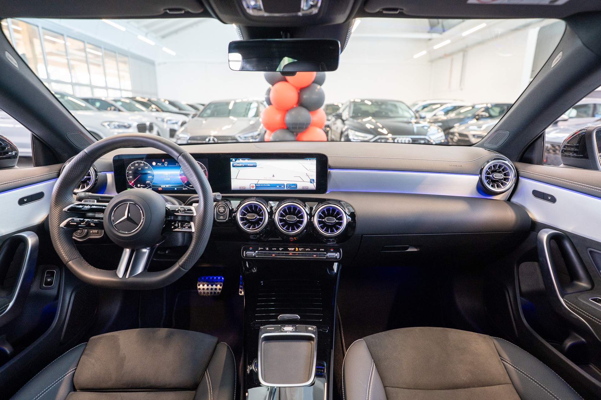 MERCEDES-BENZ CLA 200 AMG Line / Facelift / Rückfahrkamera / Ambientebeleuchtung-image-16