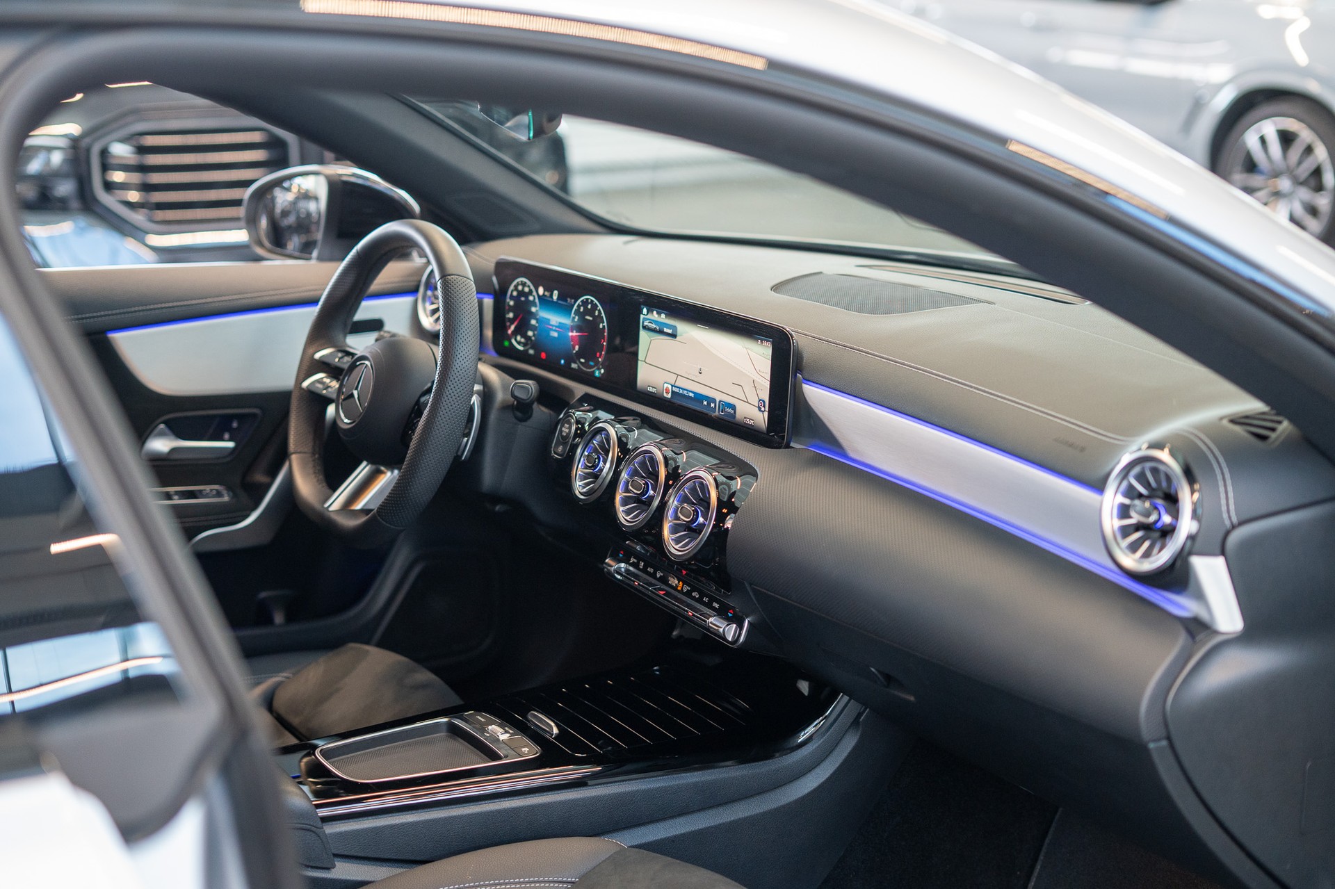 MERCEDES-BENZ CLA 200 AMG Line / Facelift / Rückfahrkamera / Ambientebeleuchtung-image-15