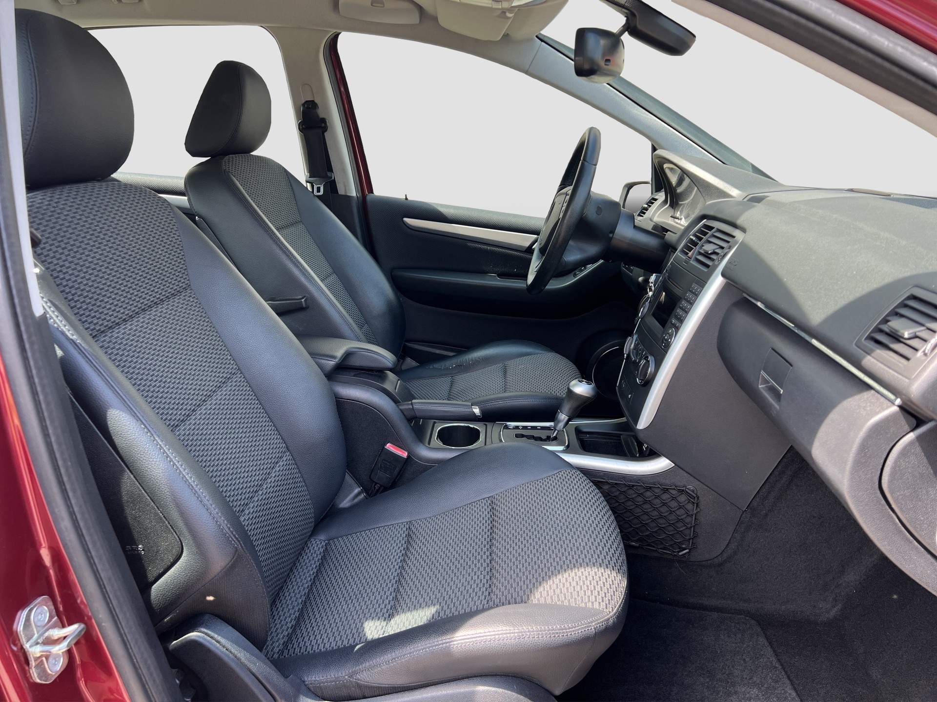 MERCEDES-BENZ B 180 Selection Autotronic-image-14