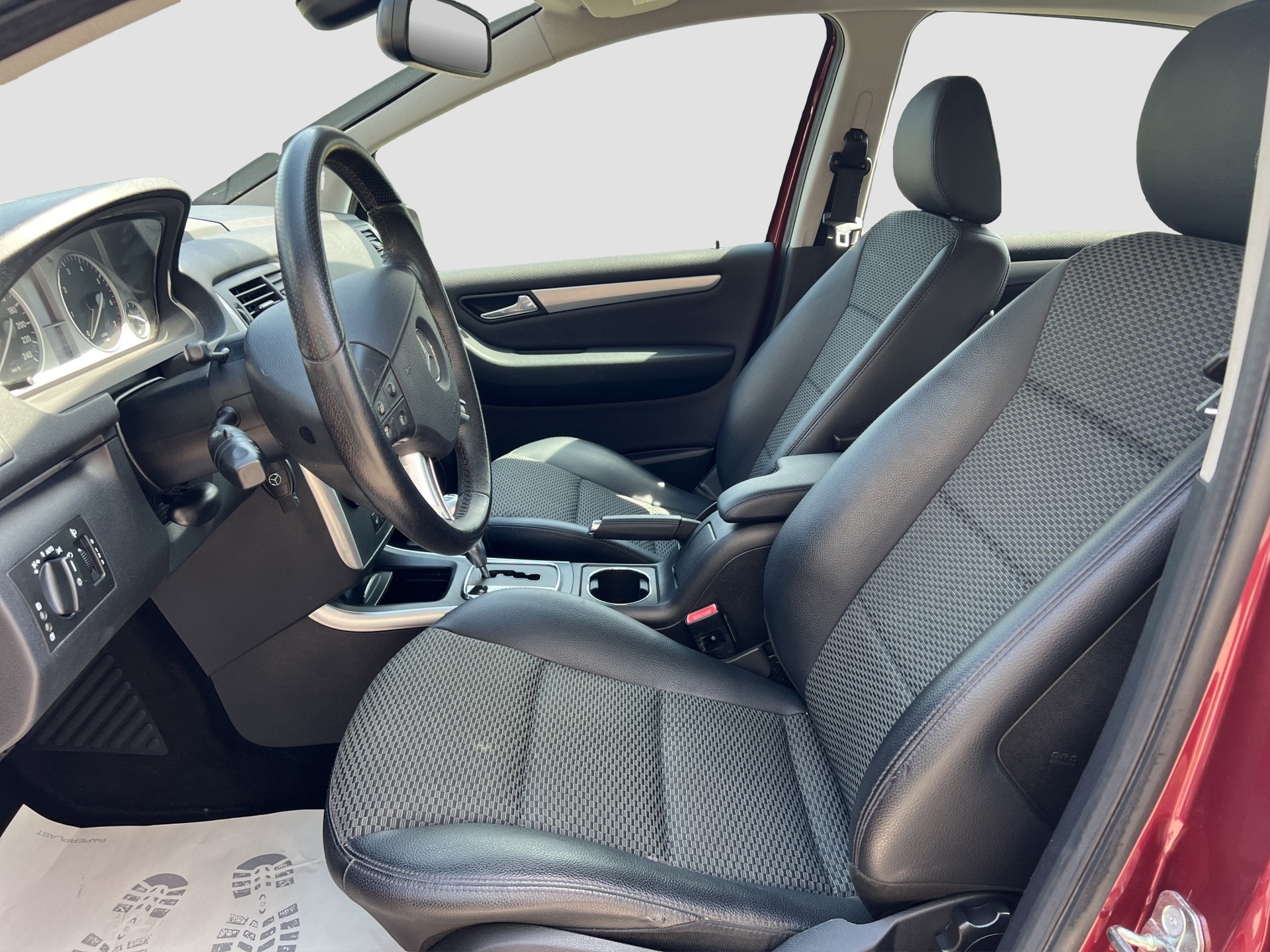 MERCEDES-BENZ B 180 Selection Autotronic-image-8