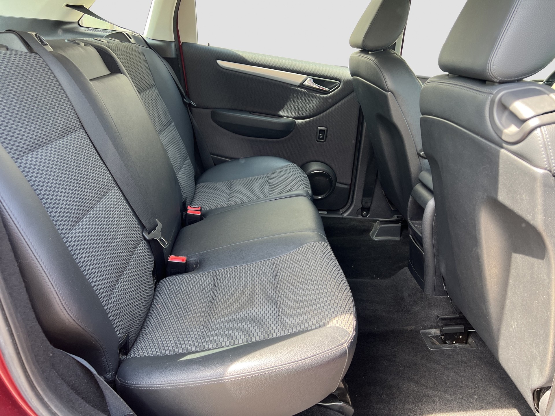 MERCEDES-BENZ B 180 Selection Autotronic-image-12