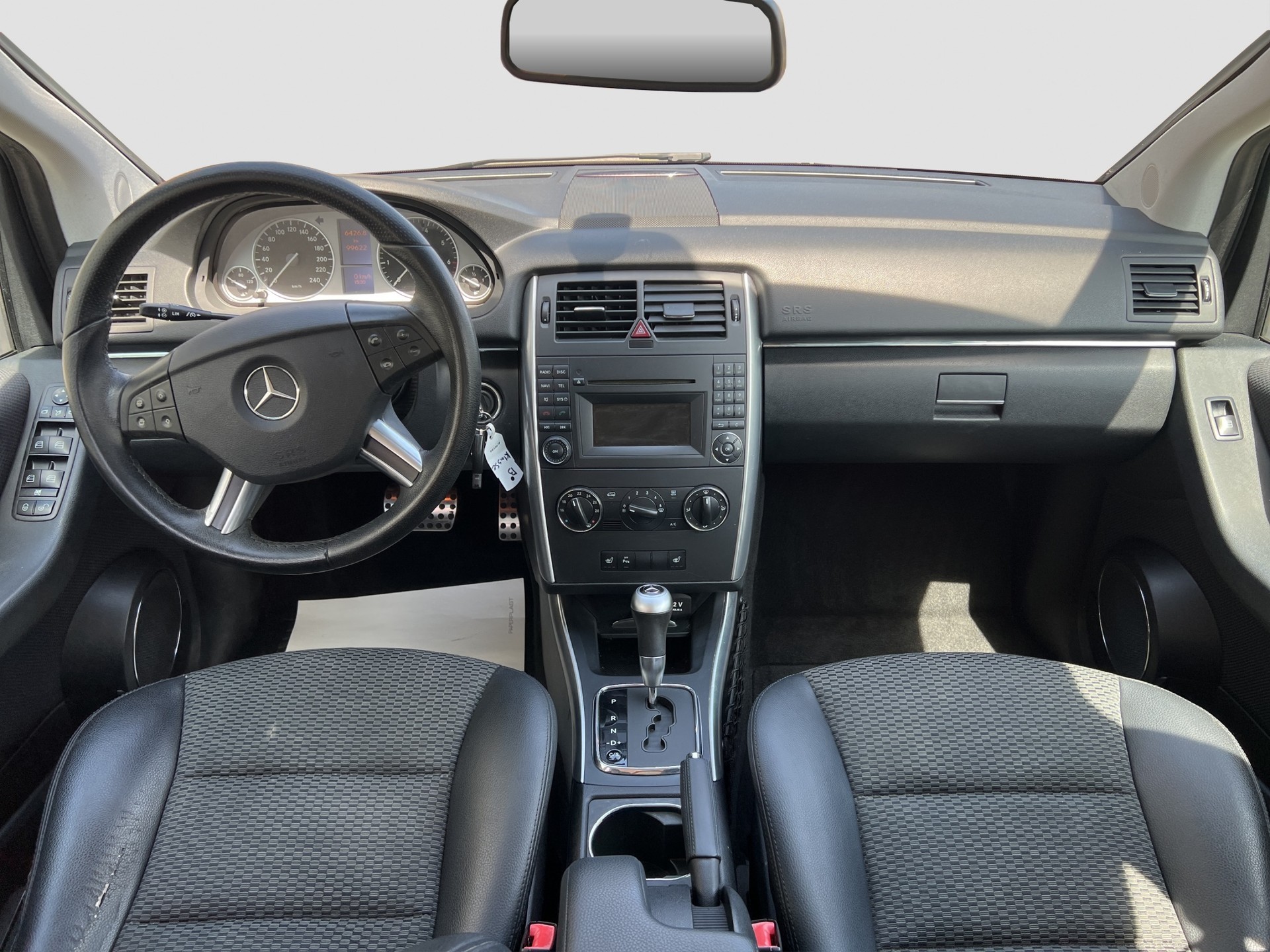 MERCEDES-BENZ B 180 Selection Autotronic-image-10