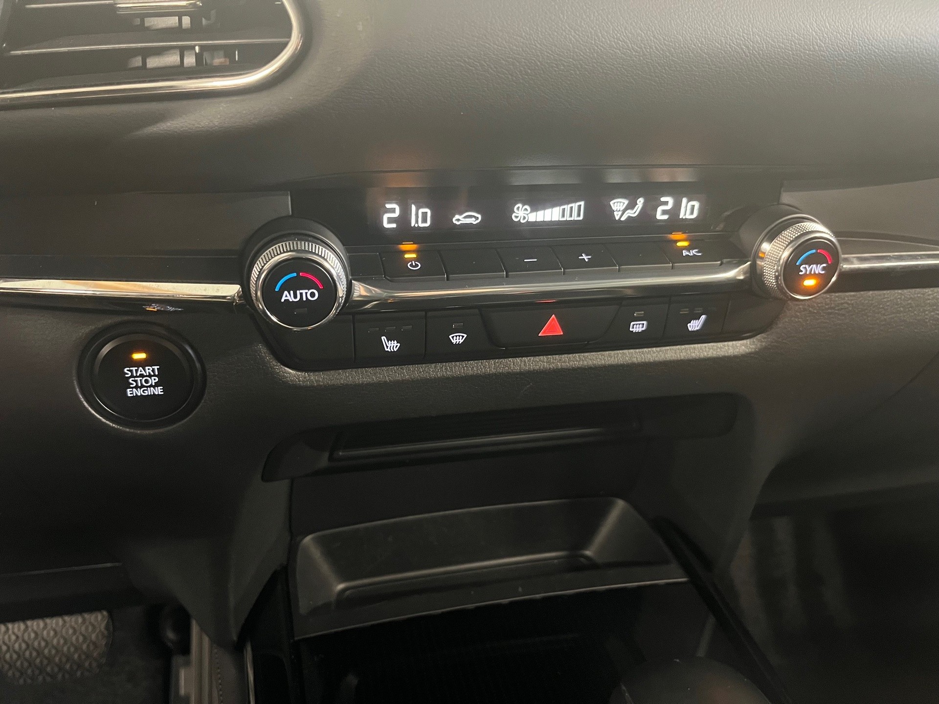 MAZDA CX-30 SKYACTIV-X 186 M Hybrid AWD Homura Automat-image-11