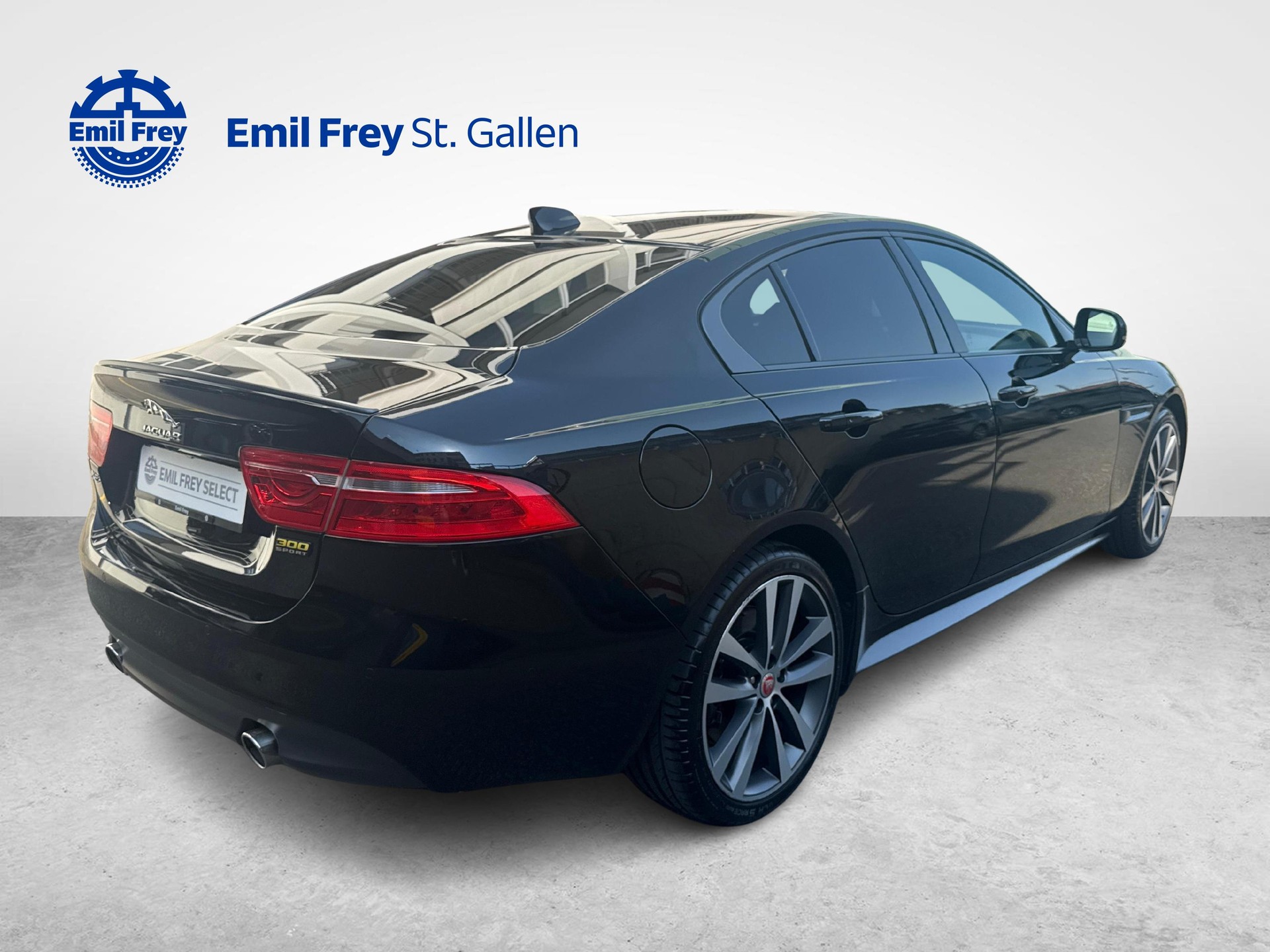 JAGUAR XE 2.0 T 300 Sport AWD-image-4