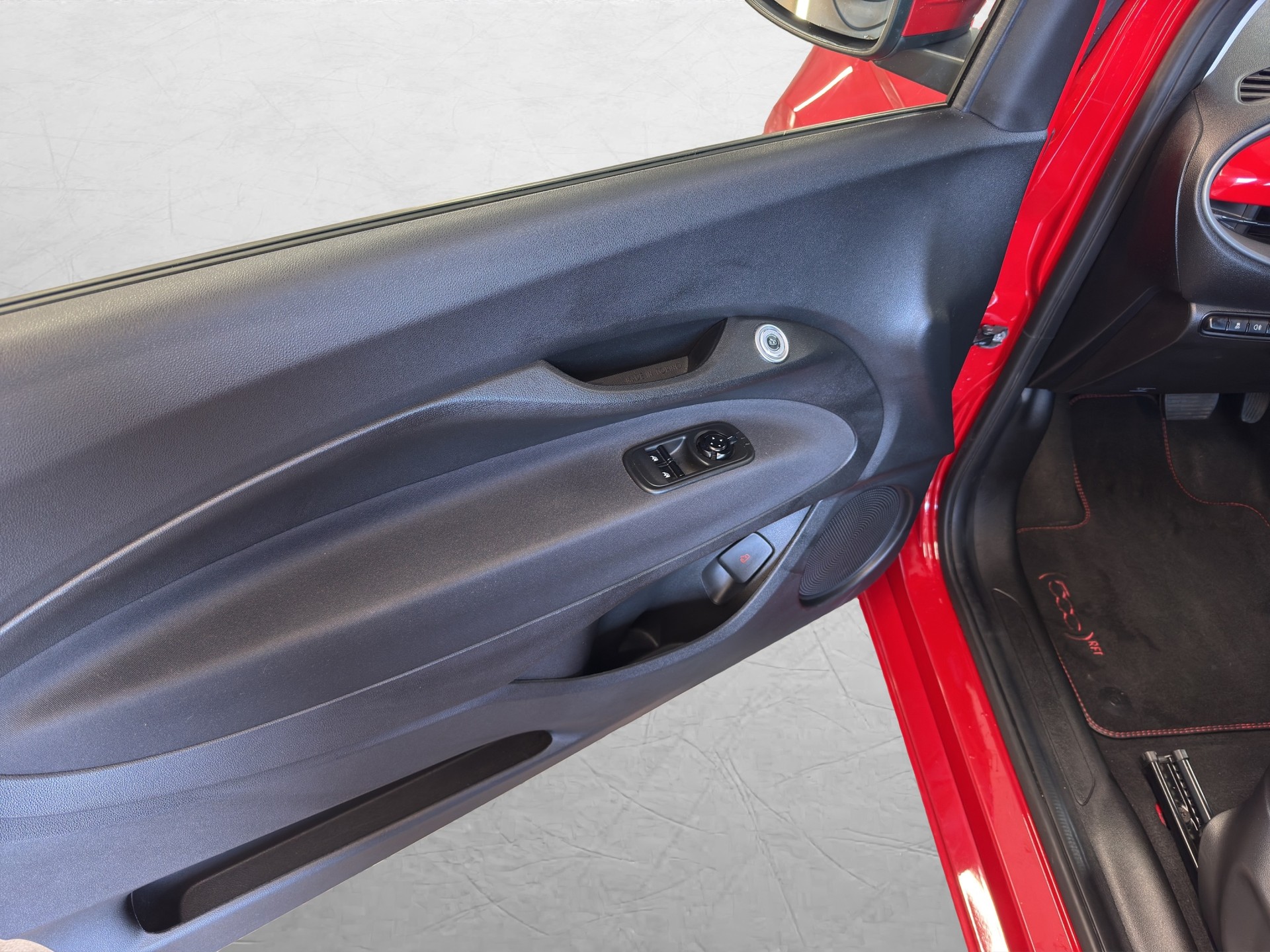 FIAT 500 electric 87 kW Red-image-10