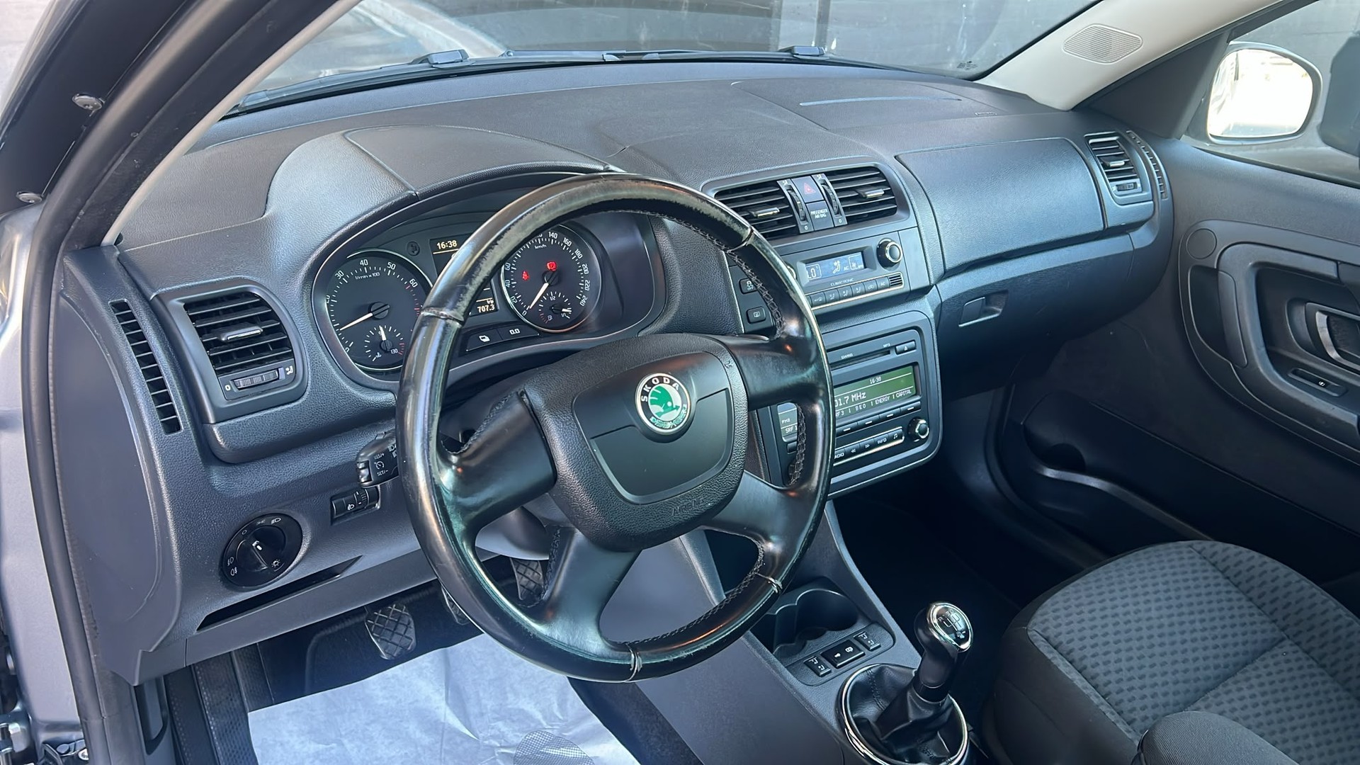 SKODA Roomster 1.2 TSI Ambition-image-9