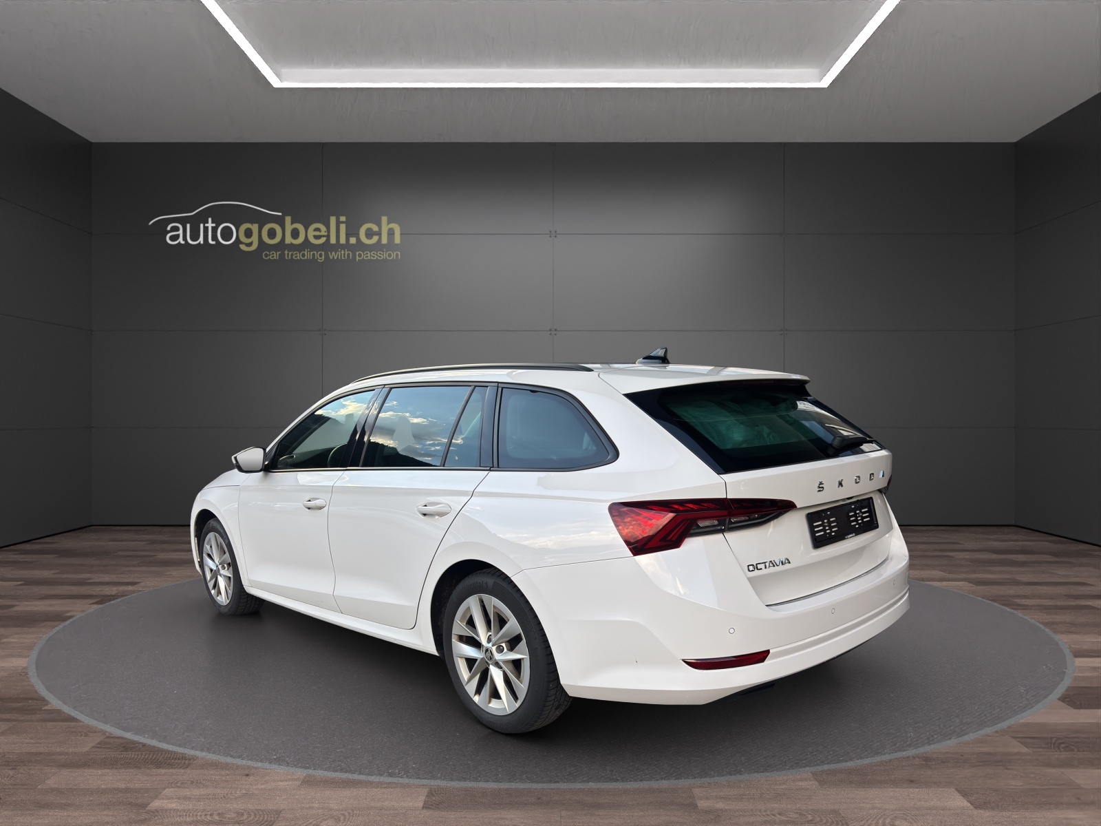 SKODA Octavia Combi 2.0 TDI DSG Ambition-showroom-element-1