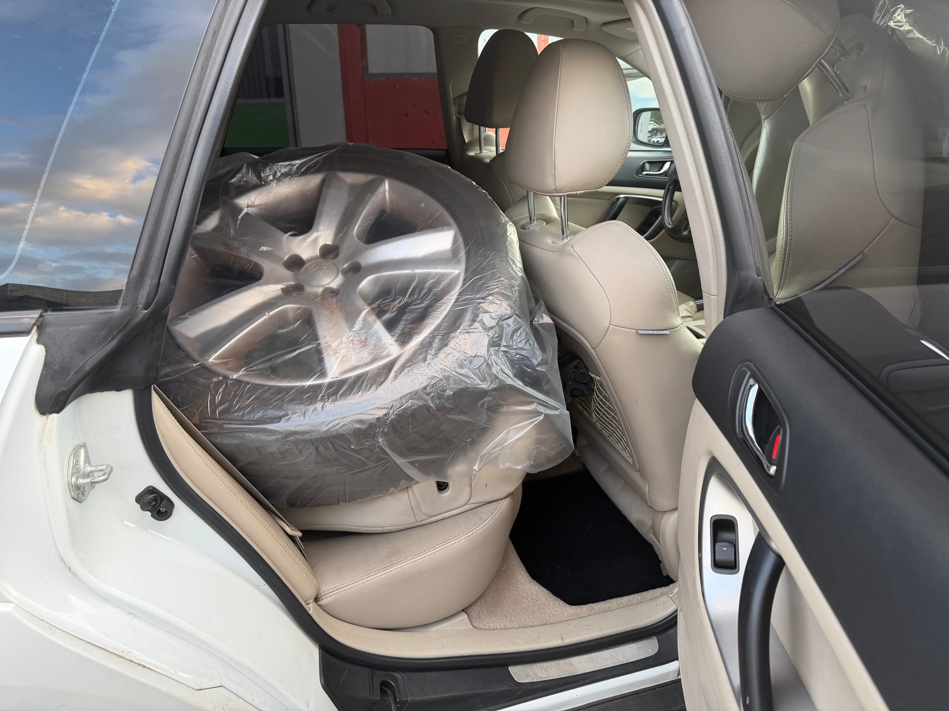 SUBARU Outback 3.0R AWD H6 Automatic-image-9