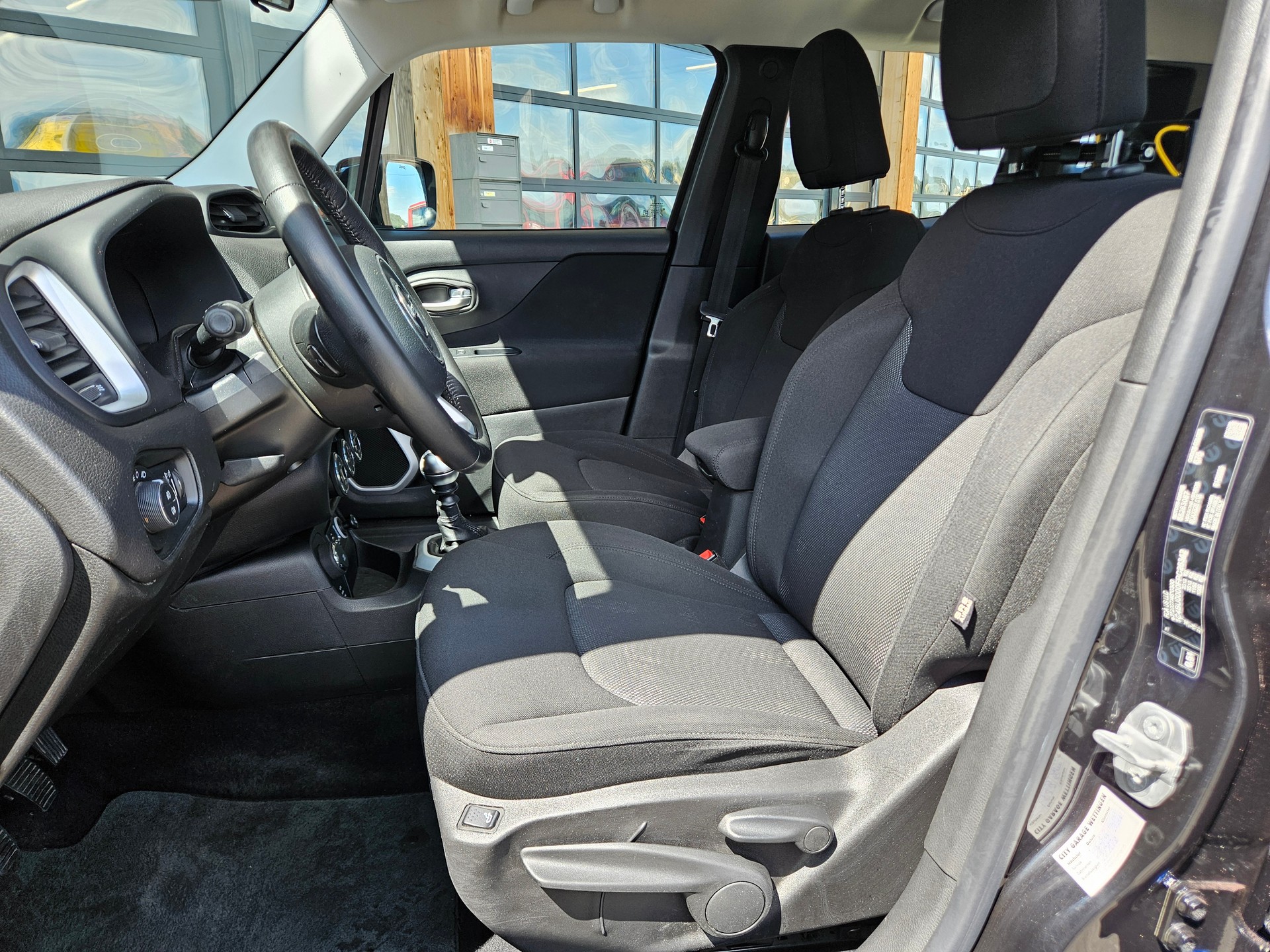 JEEP Renegade 2.0 CRD Longtitude Swiss Edition AWD-image-8