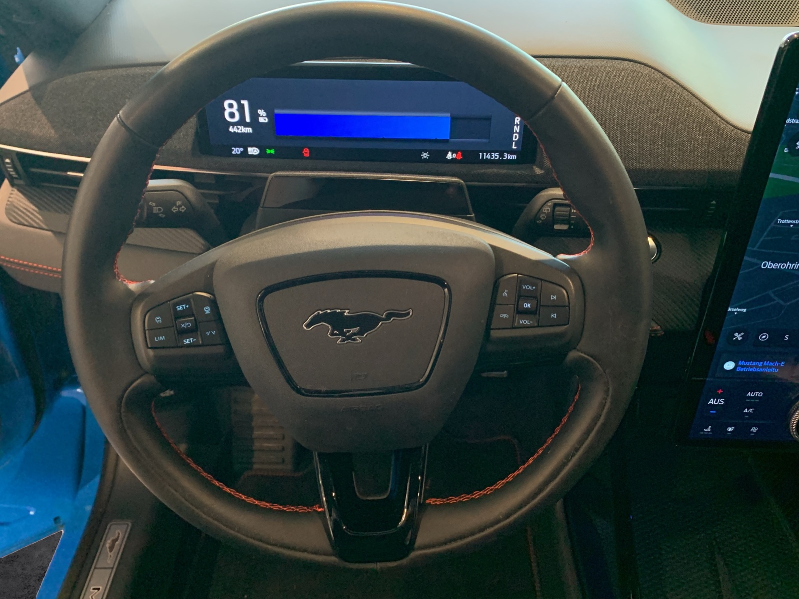 FORD Mustang Mach-E Premium AWD-image-8